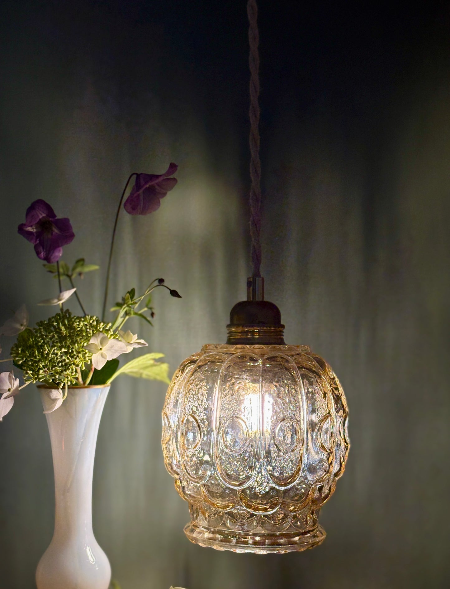Suspension tulipe vintage en verre ambré (AMB11)
