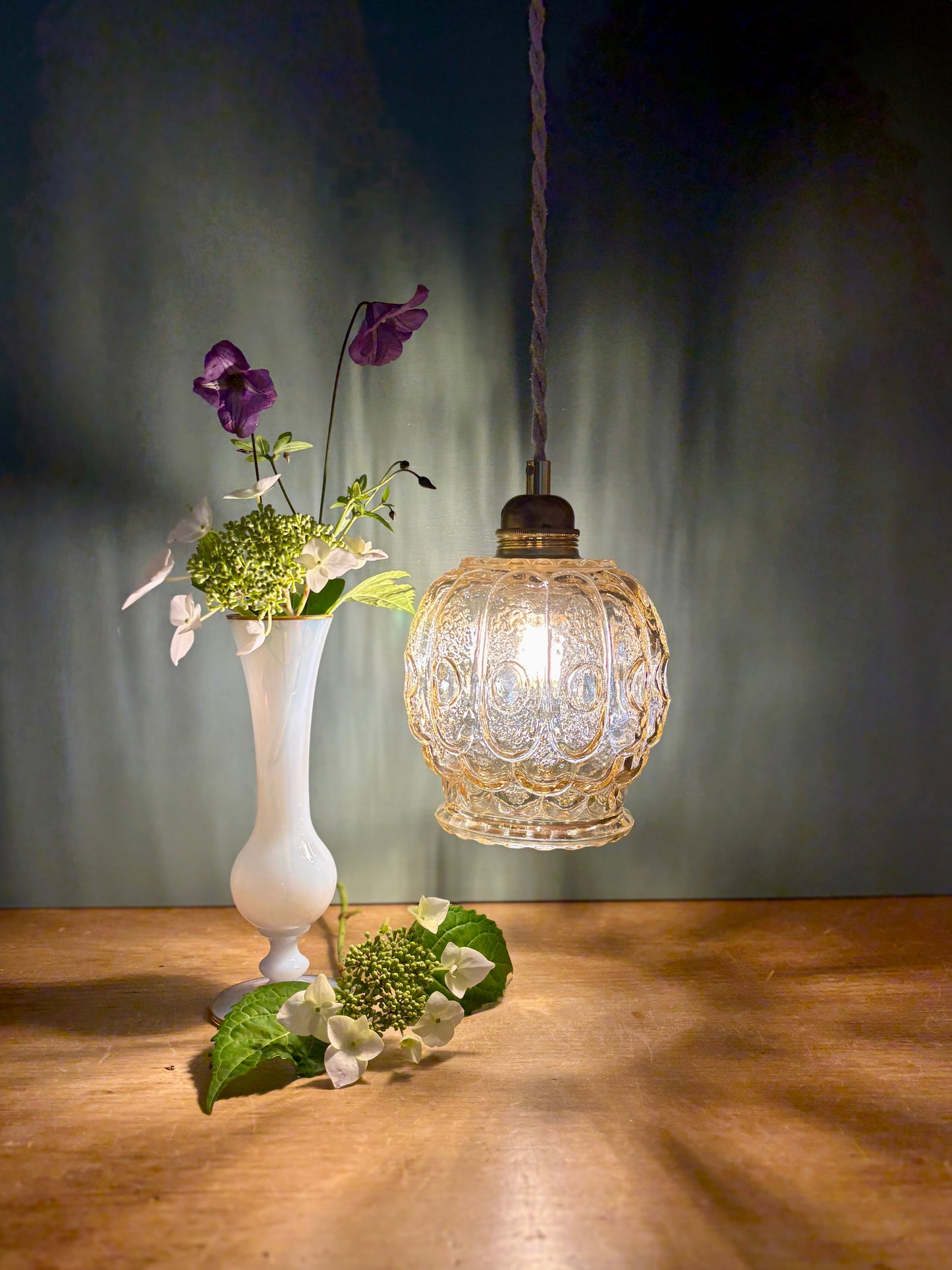 Suspension tulipe vintage en verre ambré (AMB11)