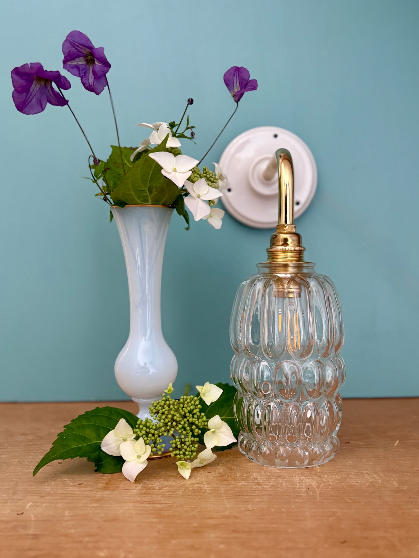 Applique coudée tulipe vintage en verre