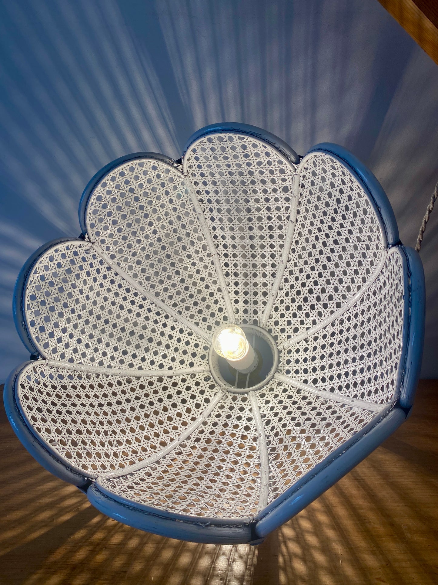 Suspension abat jour vintage en matière naturelle, rotin et cannage