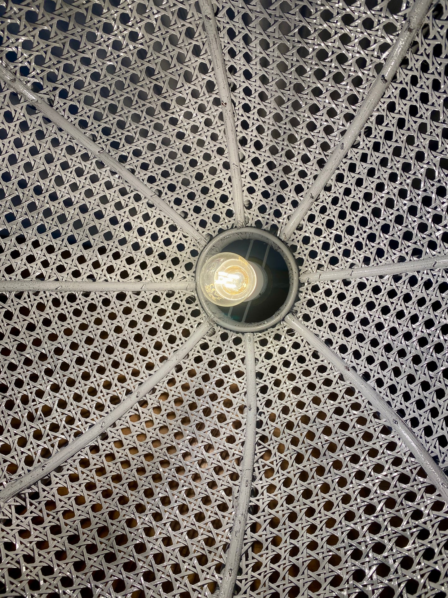 Suspension abat jour vintage en matière naturelle, rotin et cannage