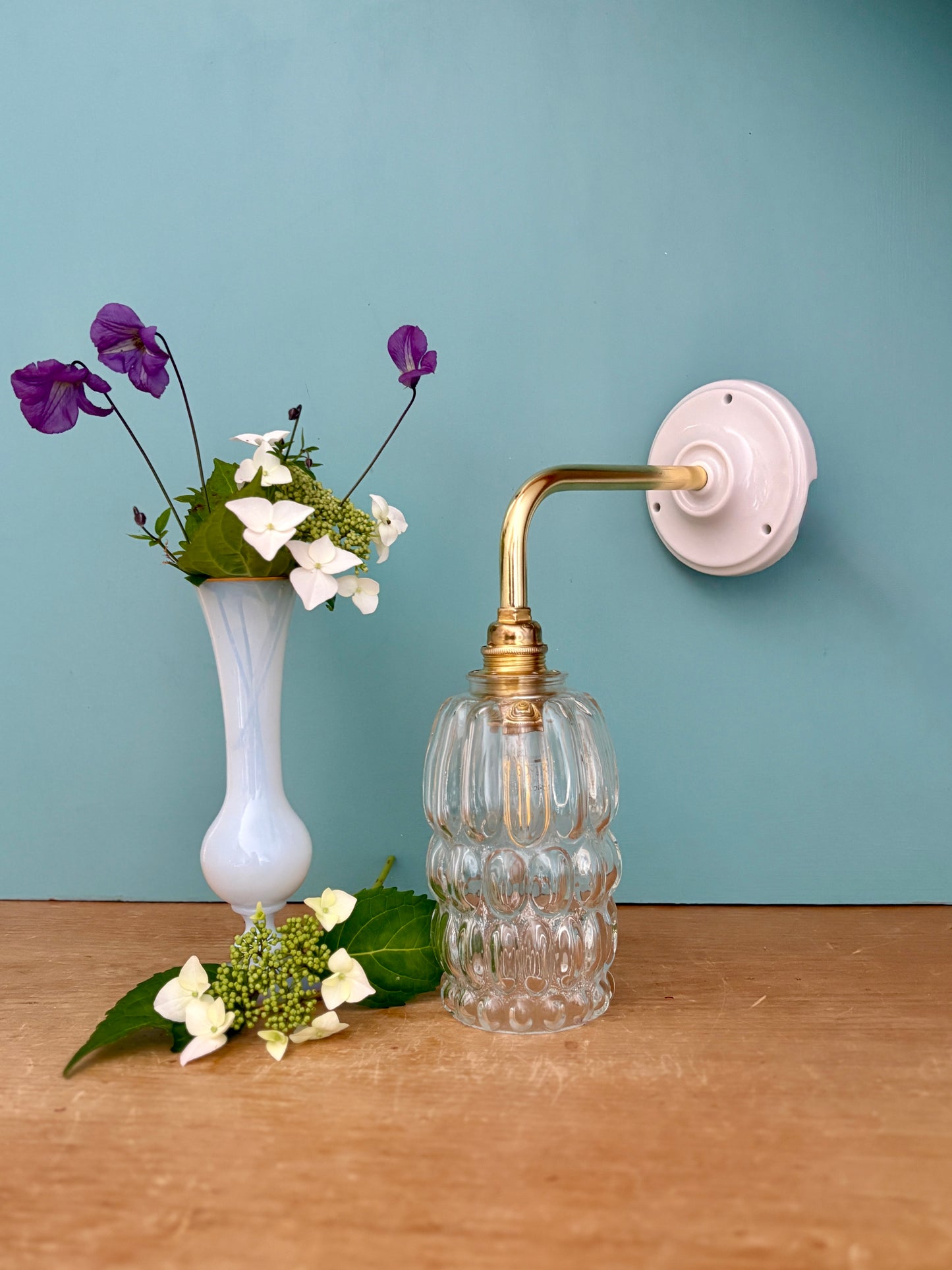 Applique coudée tulipe vintage en verre