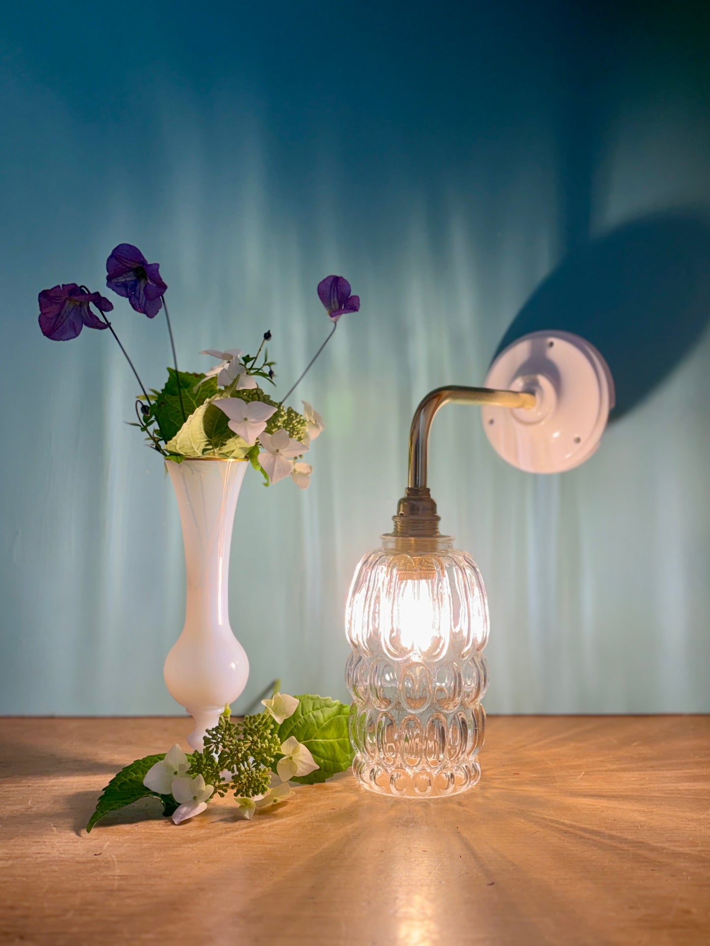 Applique coudée tulipe vintage en verre