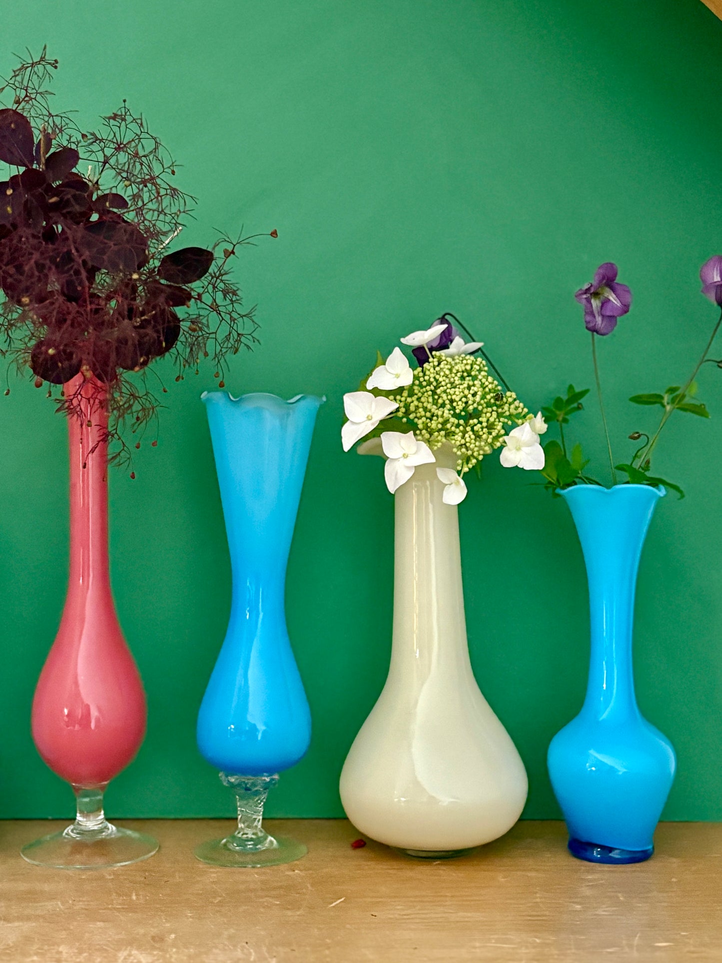 Lot de 7 vases/soliflores vintage en opaline