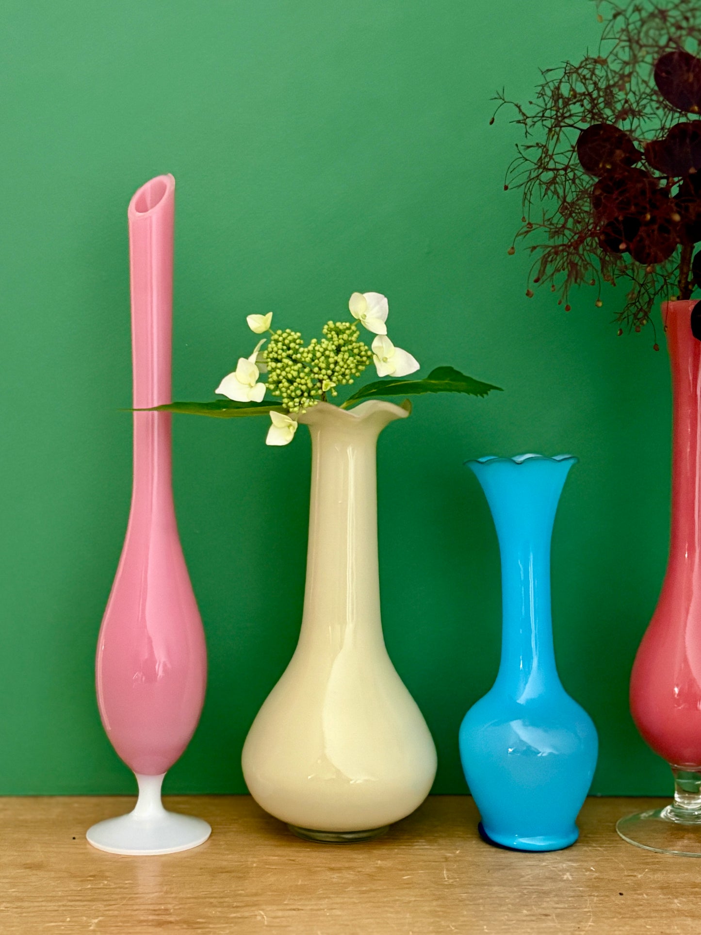 Lot de 7 vases/soliflores vintage en opaline