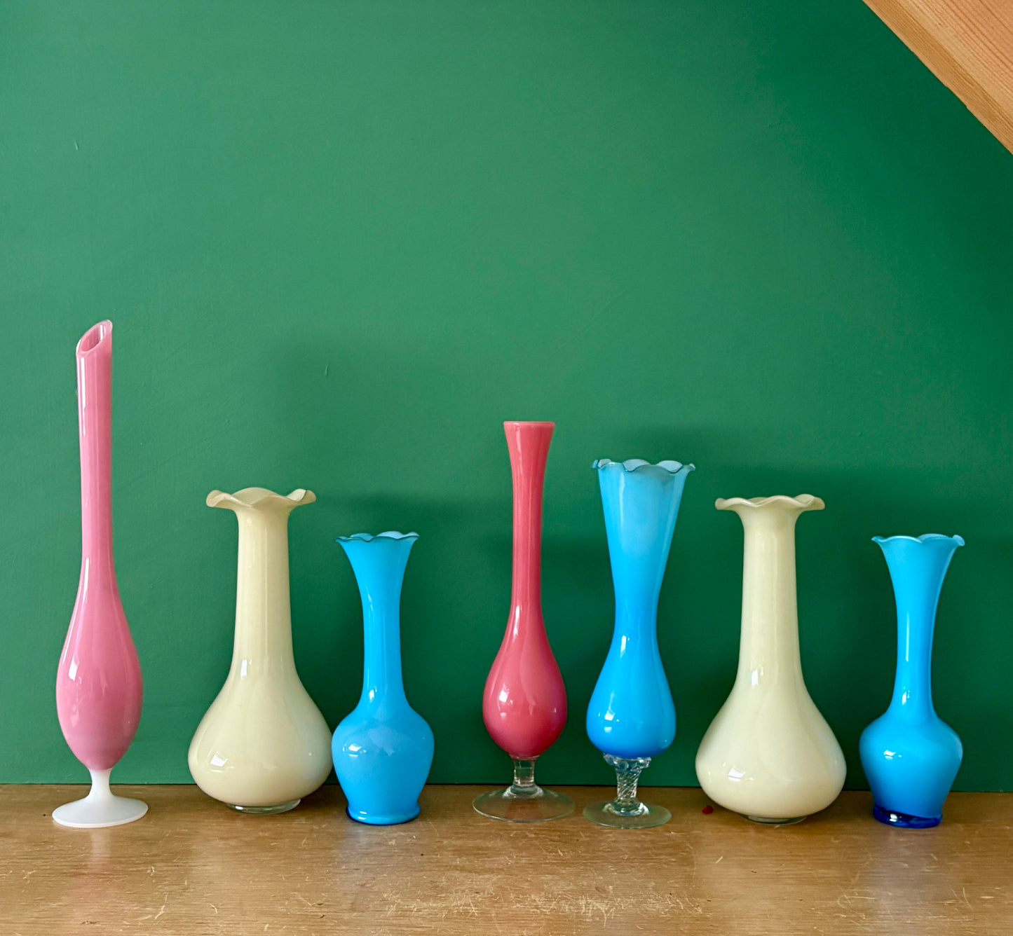 Lot de 7 vases/soliflores vintage en opaline