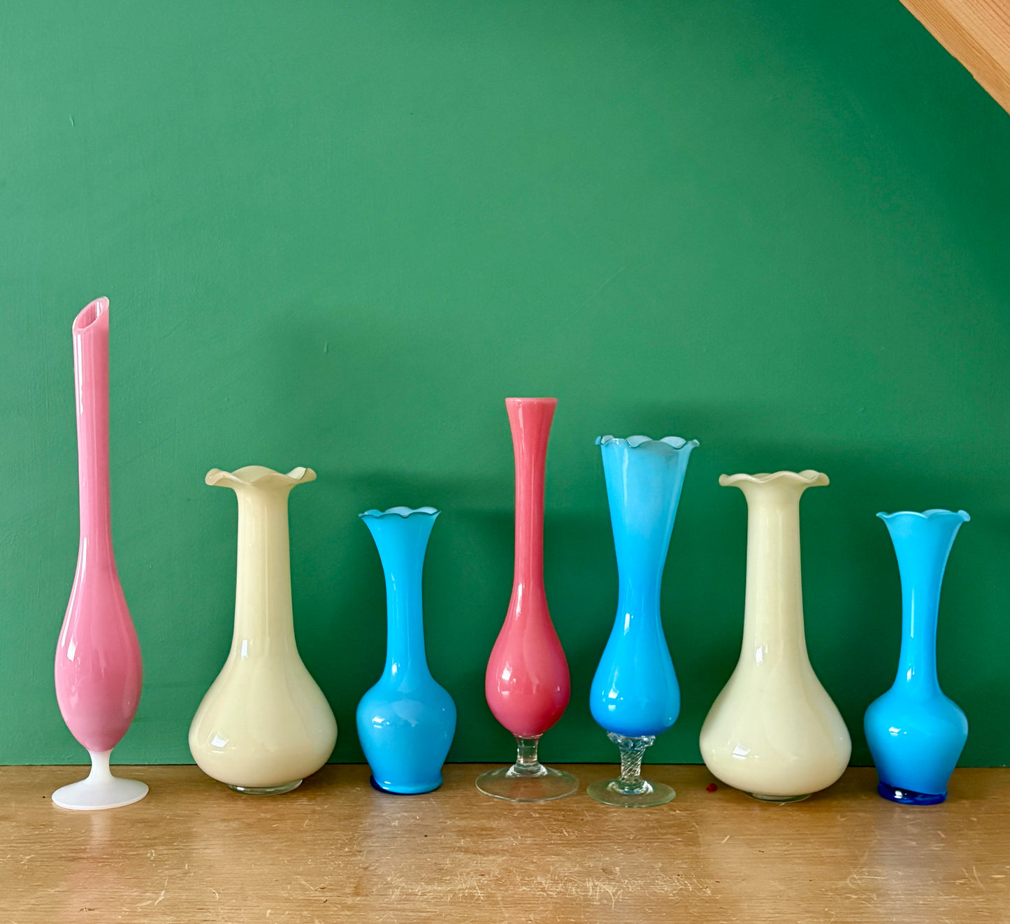 Lot de 7 vases/soliflores vintage en opaline