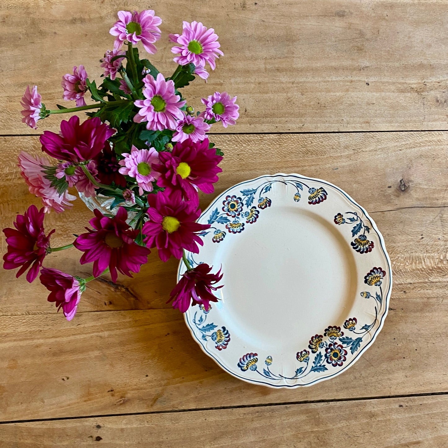 Compotier ou assiette sur pied ancienne en terre de fer - Chambord de Longchamp