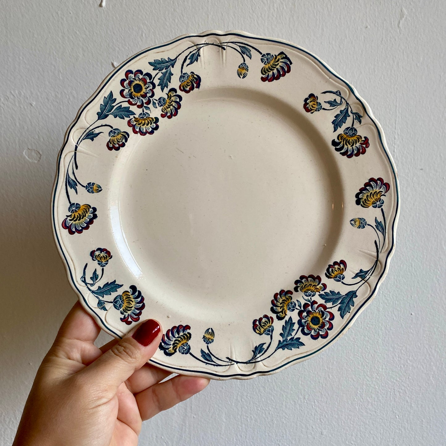 Compotier ou assiette sur pied ancienne en terre de fer - Chambord de Longchamp