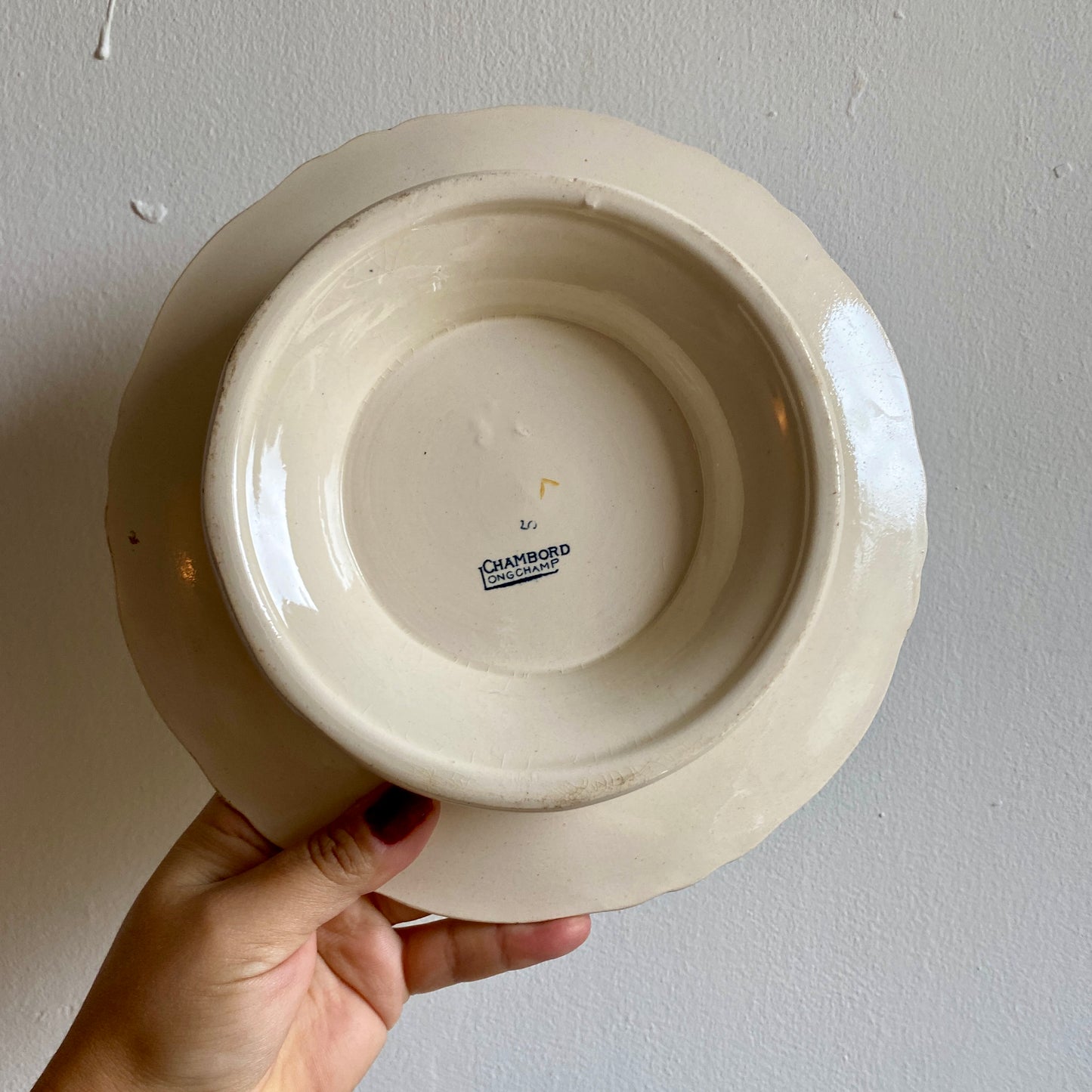 Compotier ou assiette sur pied ancienne en terre de fer - Chambord de Longchamp