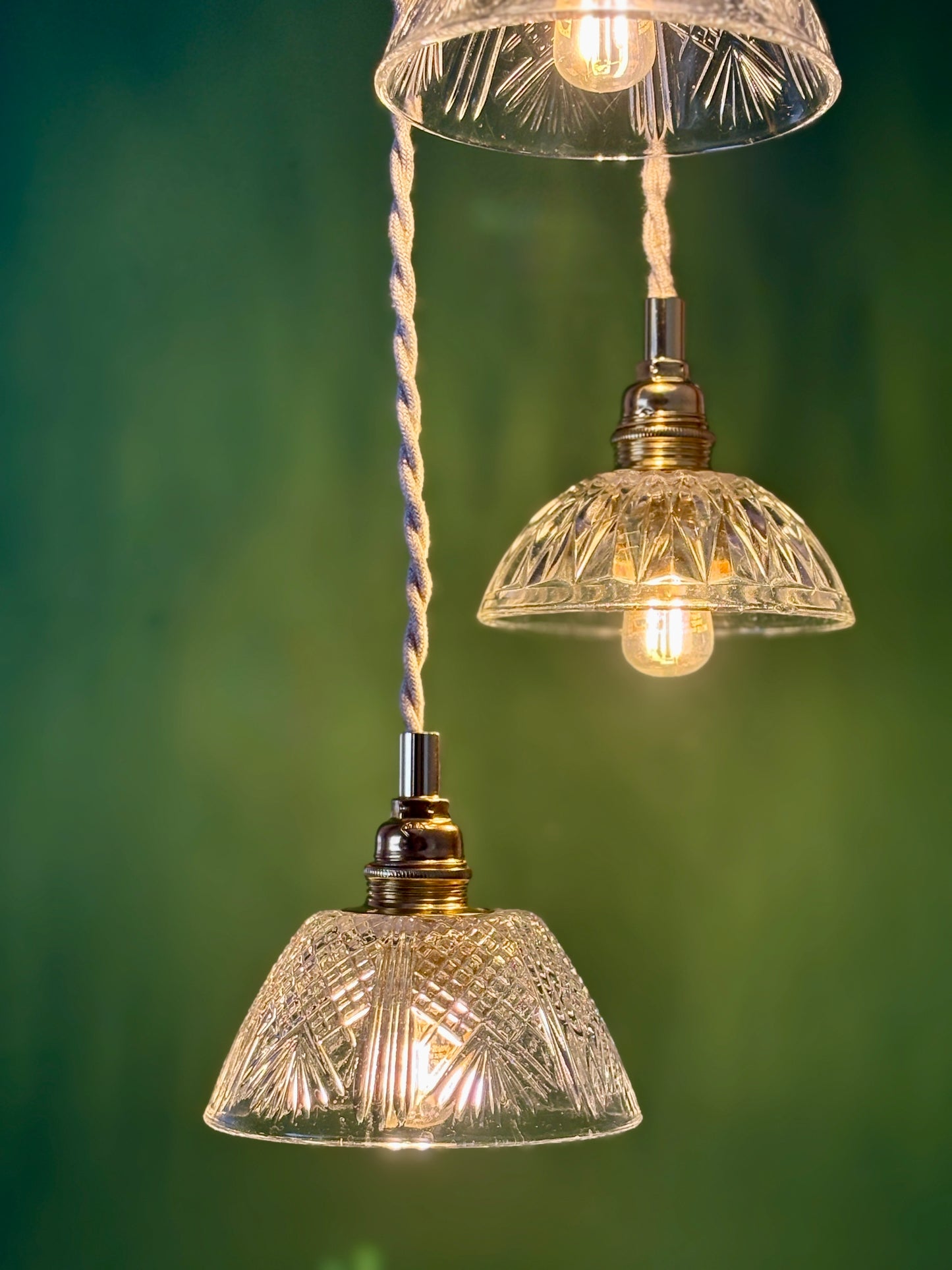 Suspension triple abat-jour vintage en verre ciselé - collection vaisselle