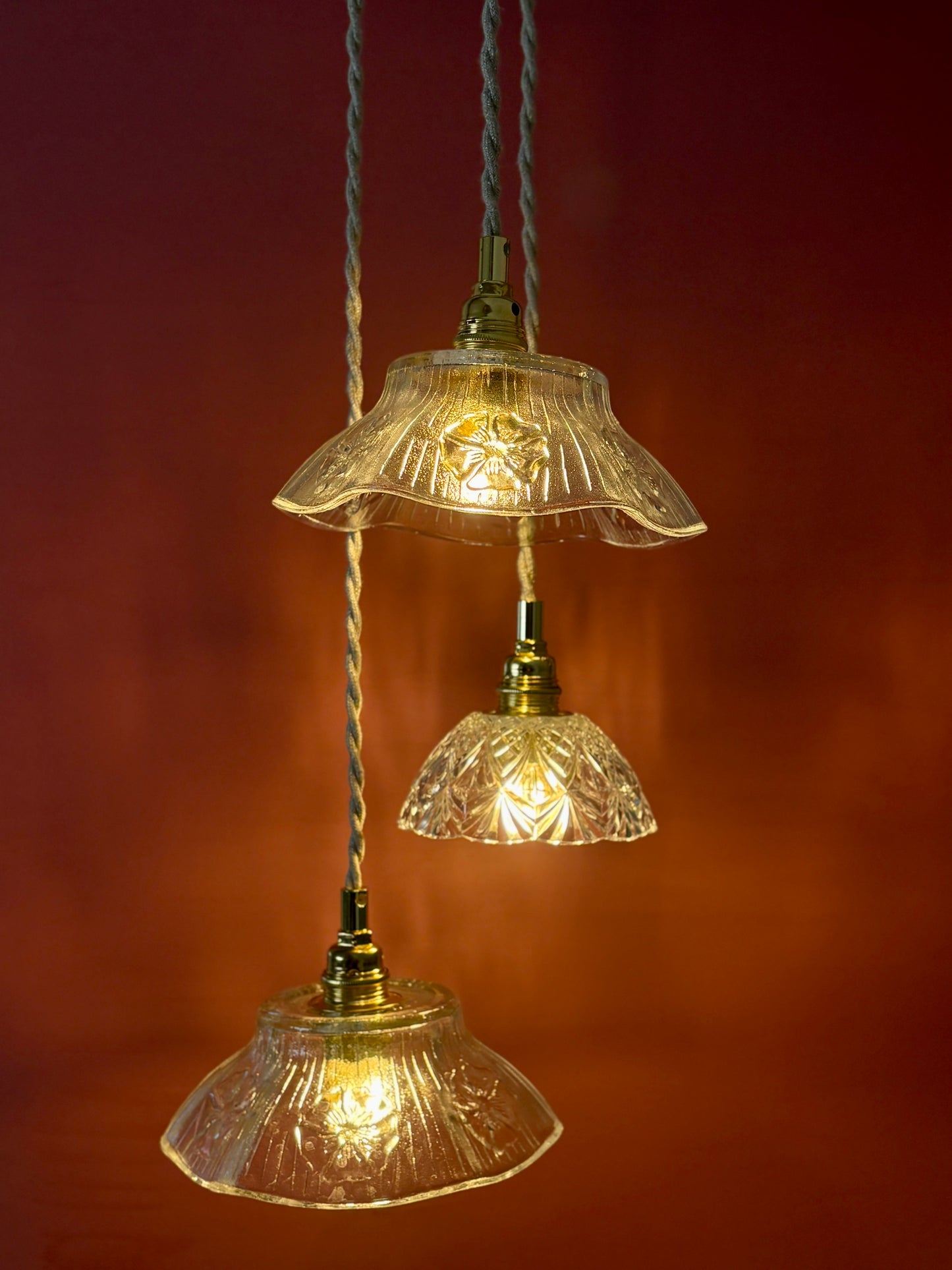 Suspension triple abat-jour vintage en verre - collection vaisselle