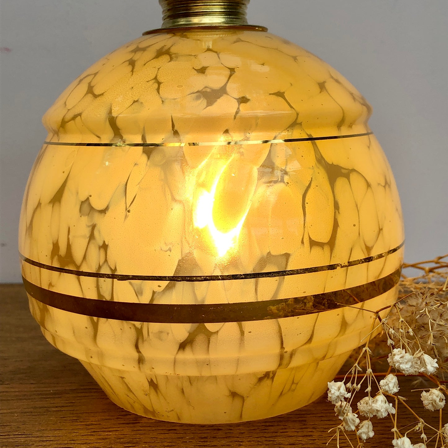 Applique tulipe vintage tulipe verre de Clichy jaune et or