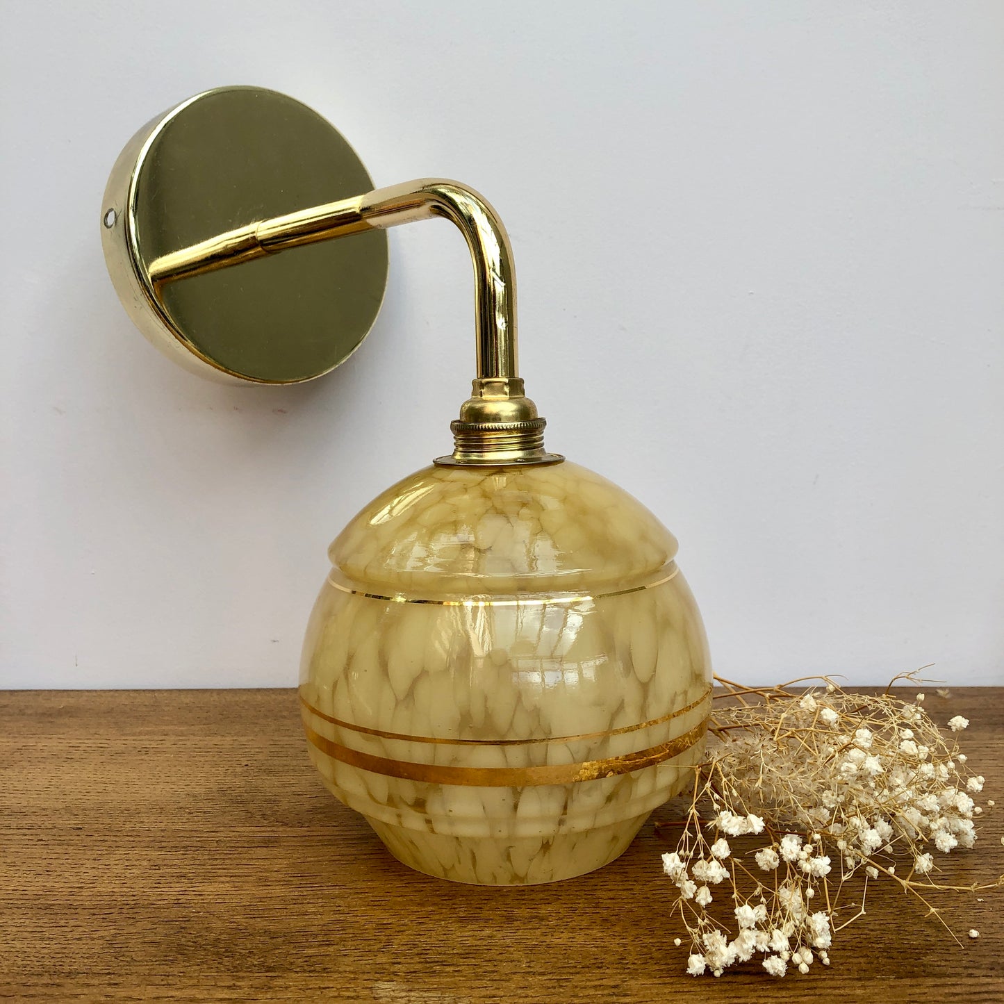 Applique tulipe vintage tulipe verre de Clichy jaune et or