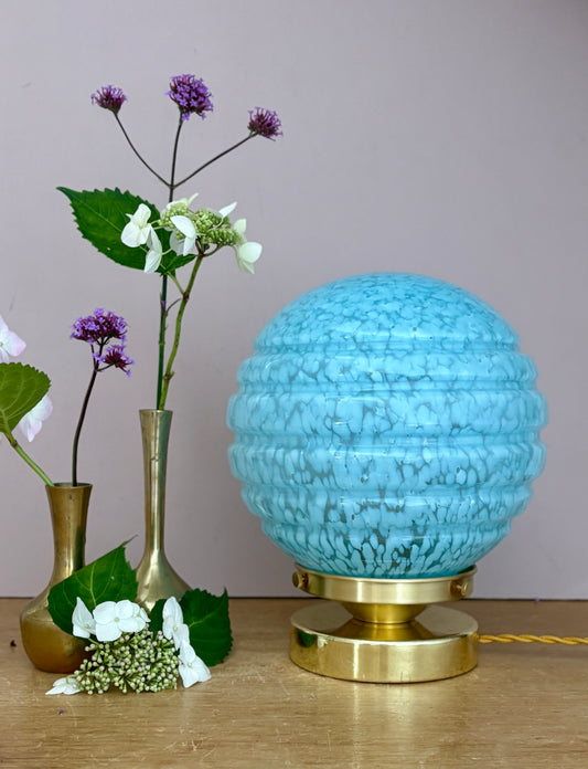 Lampe à poser globe vintage en verre de Clichy bleu