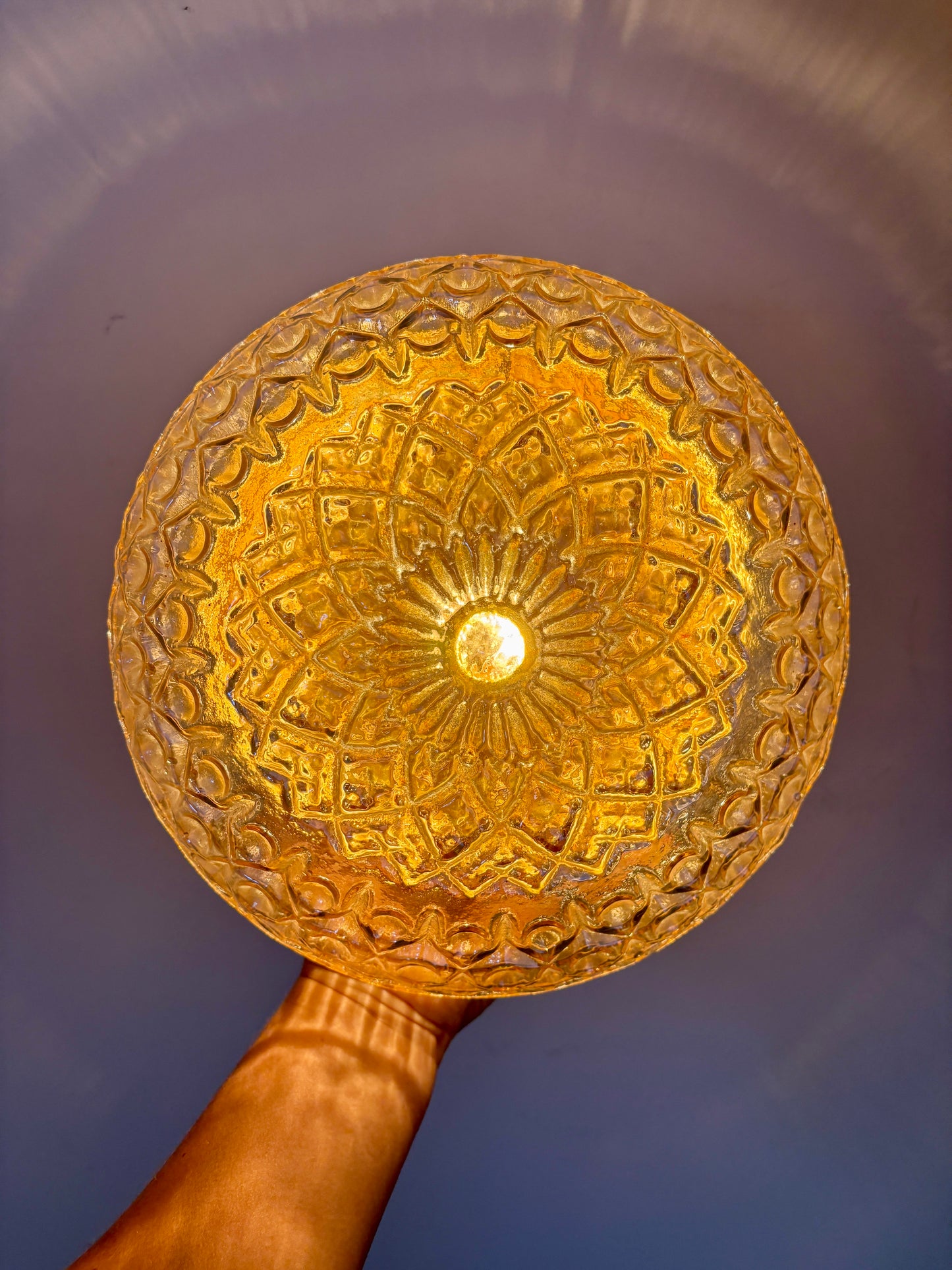 Applique/plafonnier globe vintage en verre ambré (AX4)