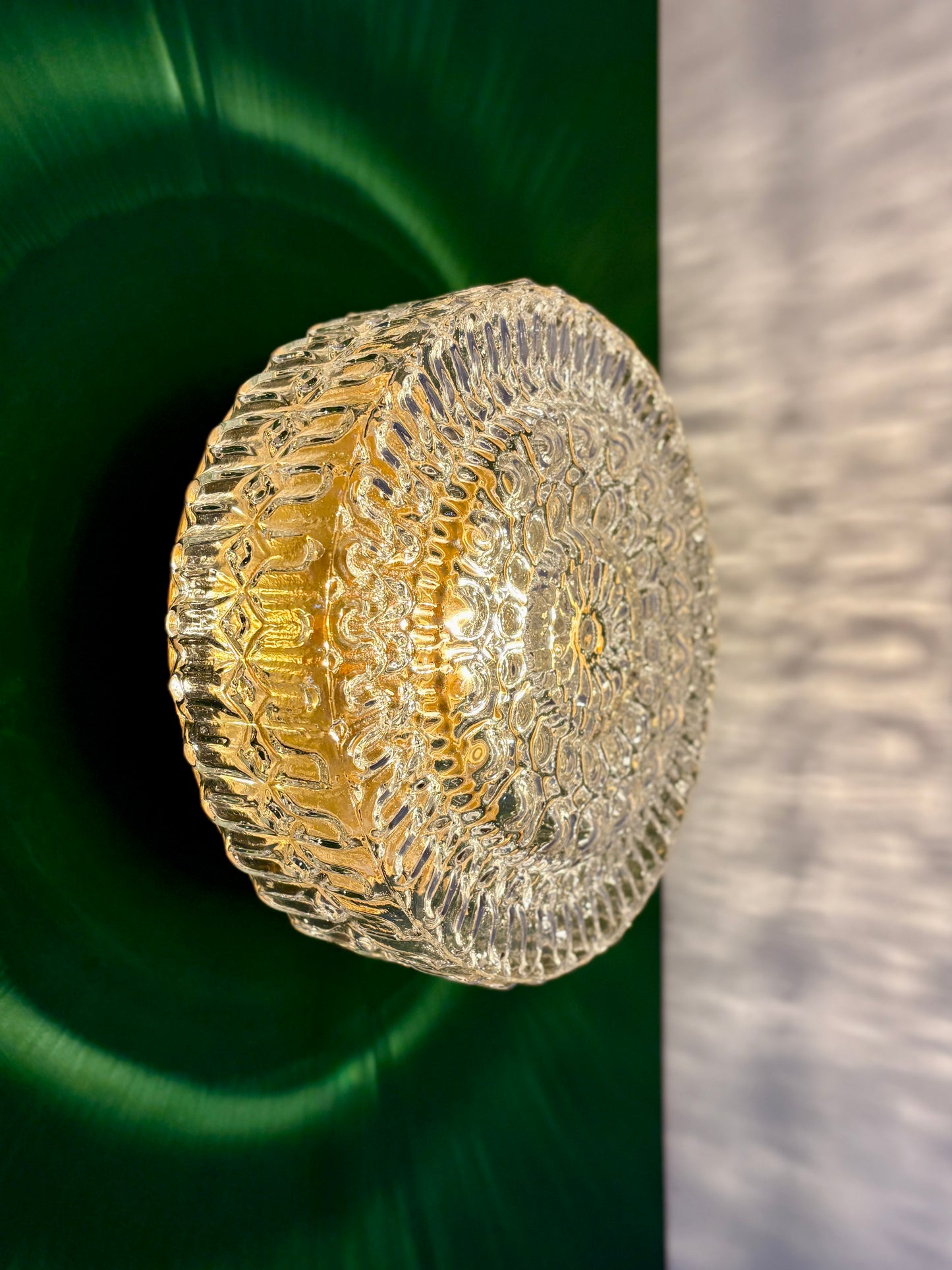 Applique/plafonnier globe vintage en verre moulé (AX3)