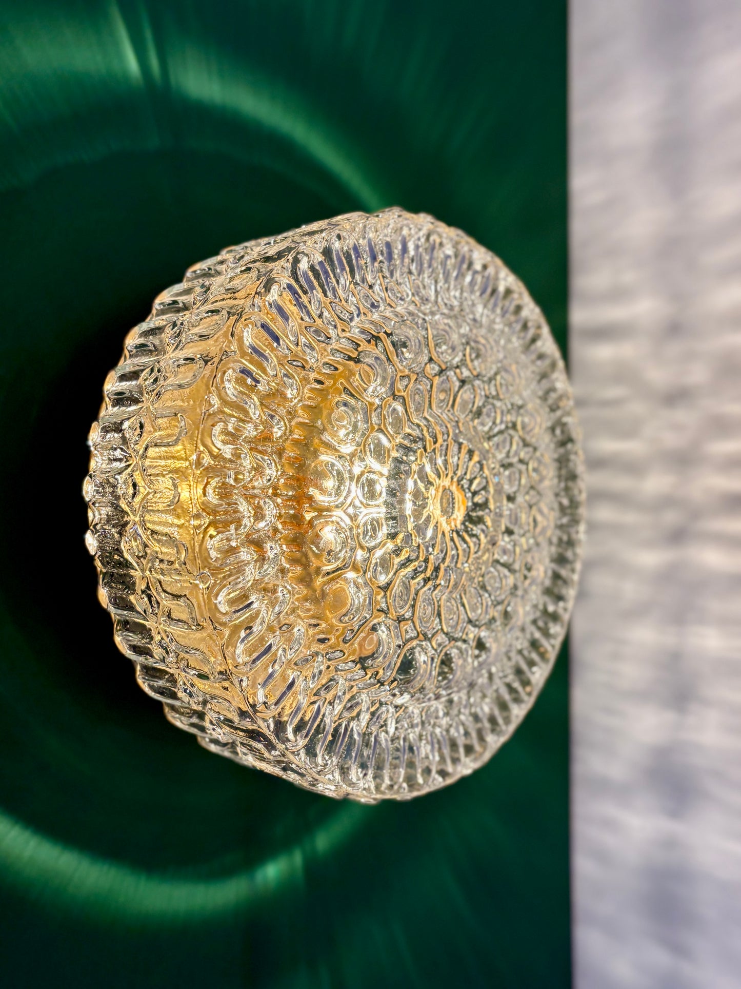 Applique/plafonnier globe vintage en verre moulé (AX3)