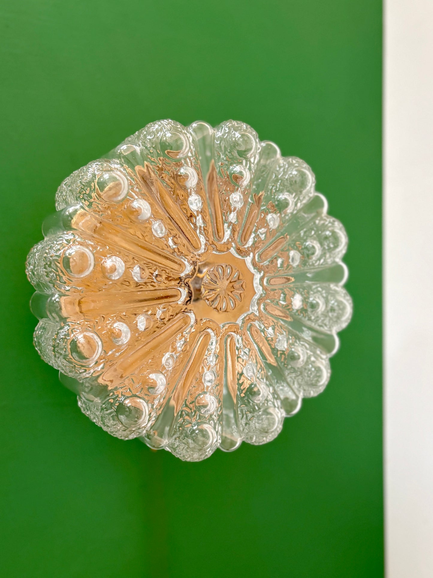 Applique/plafonnier globe vintage en verre moulé  (AX5)