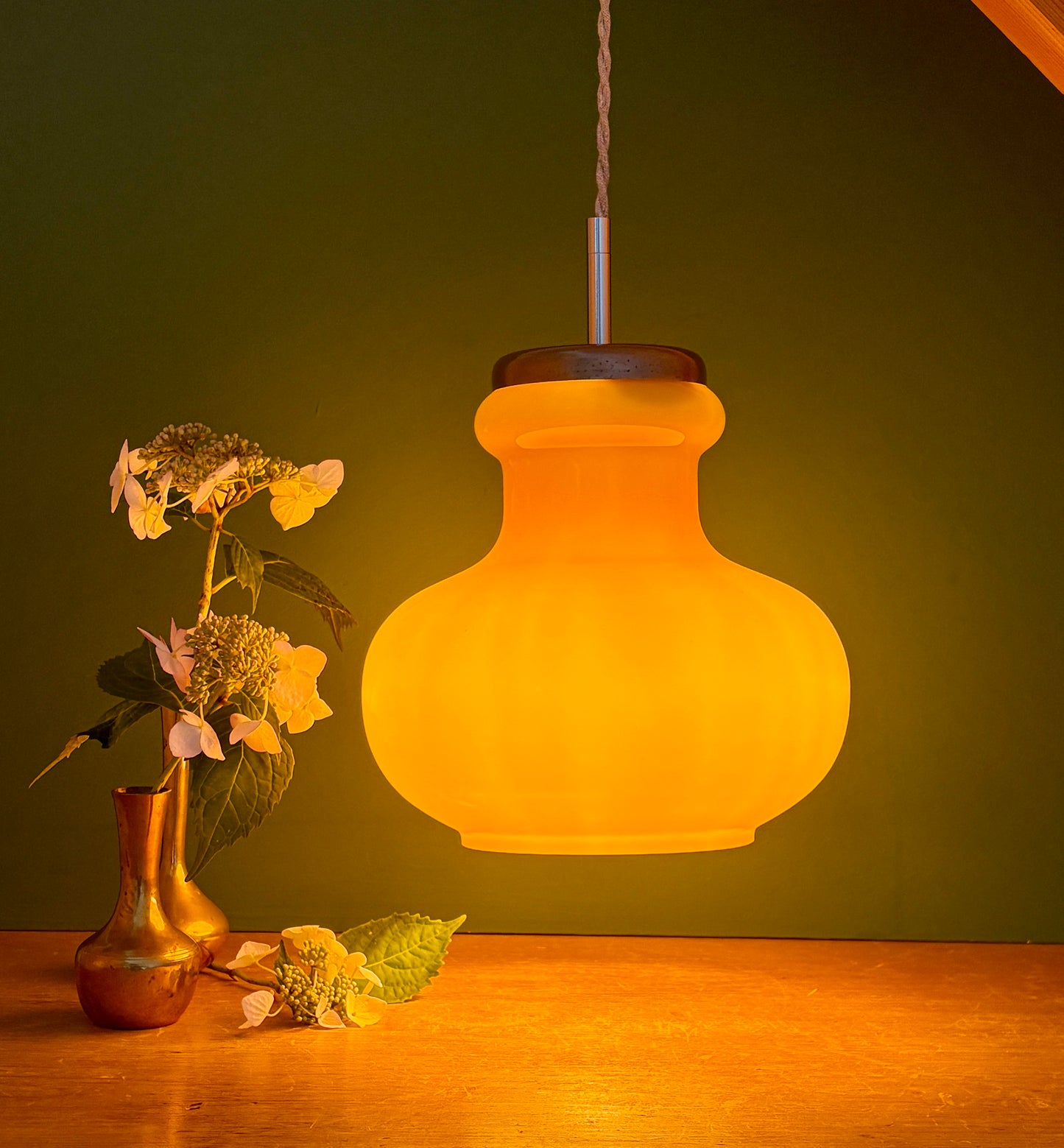 Suspension globe vintage en opaline orange