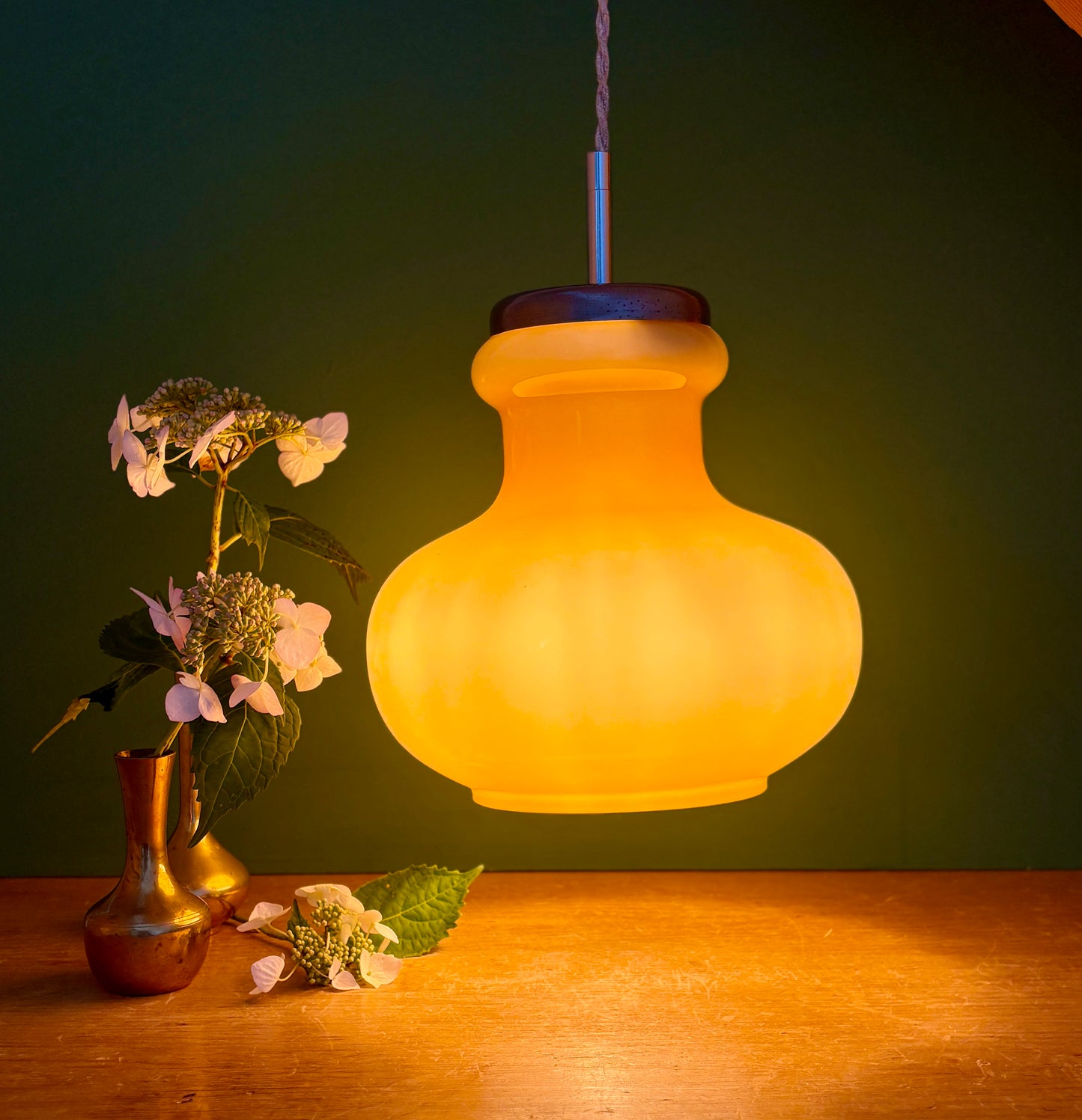 Suspension globe vintage en opaline orange