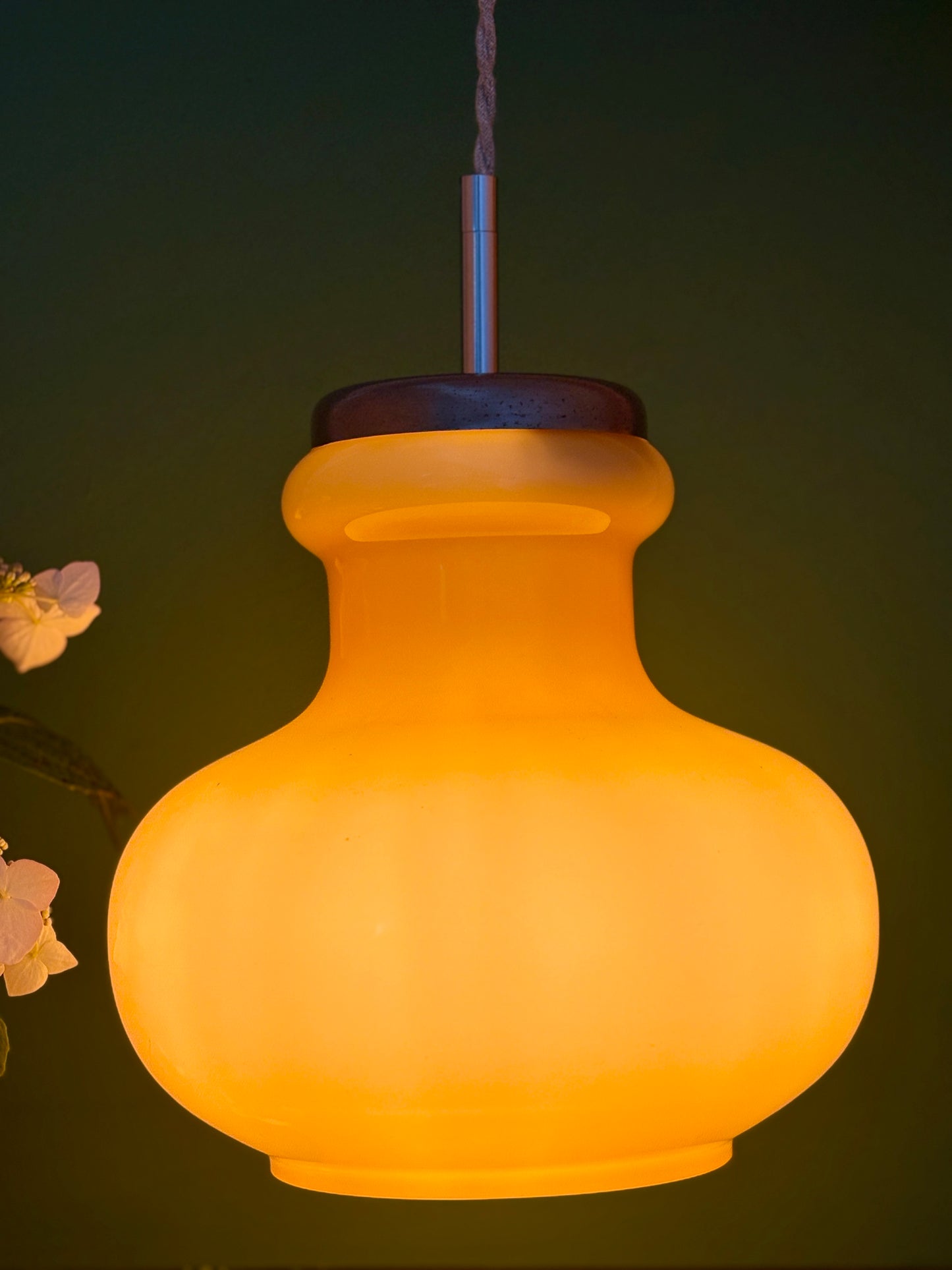 Suspension globe vintage en opaline orange