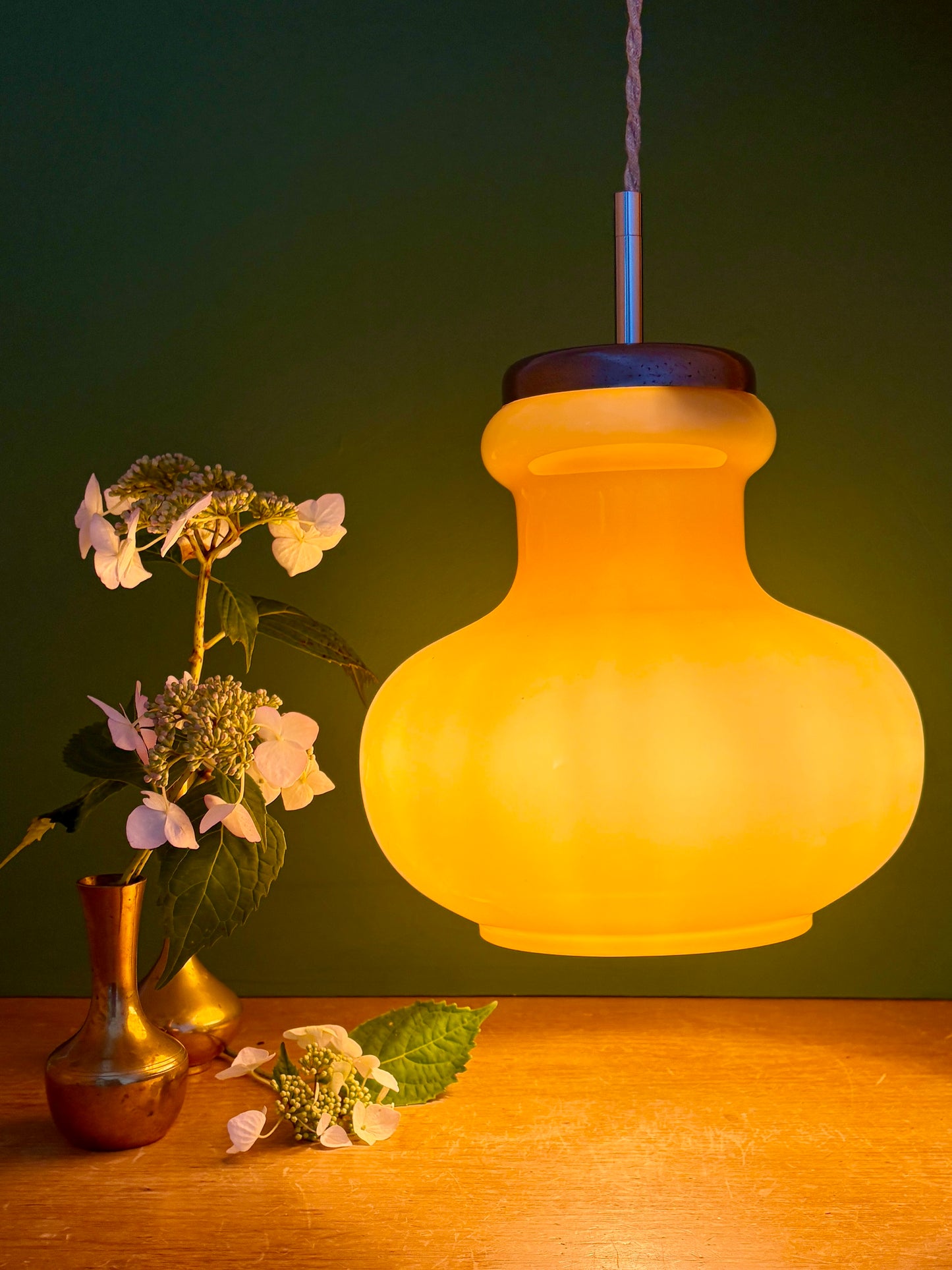 Suspension globe vintage en opaline orange