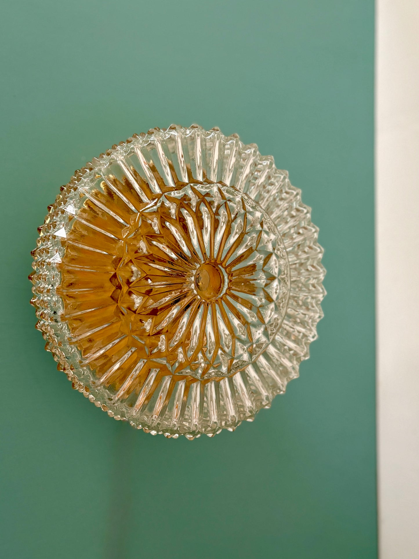 Applique/plafonnier globe vintage en verre moulé  (AX6)