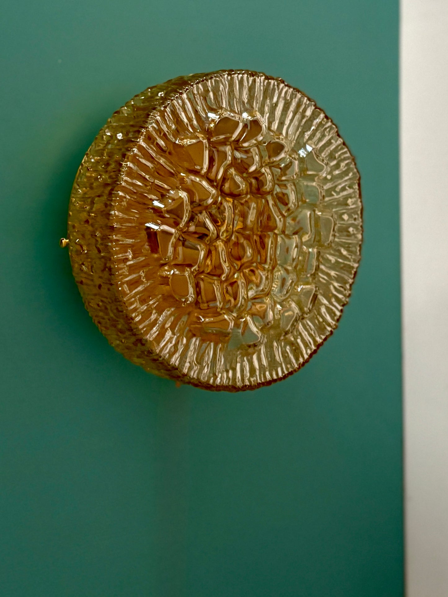 Applique/plafonnier globe vintage en verre ambré (AX7)