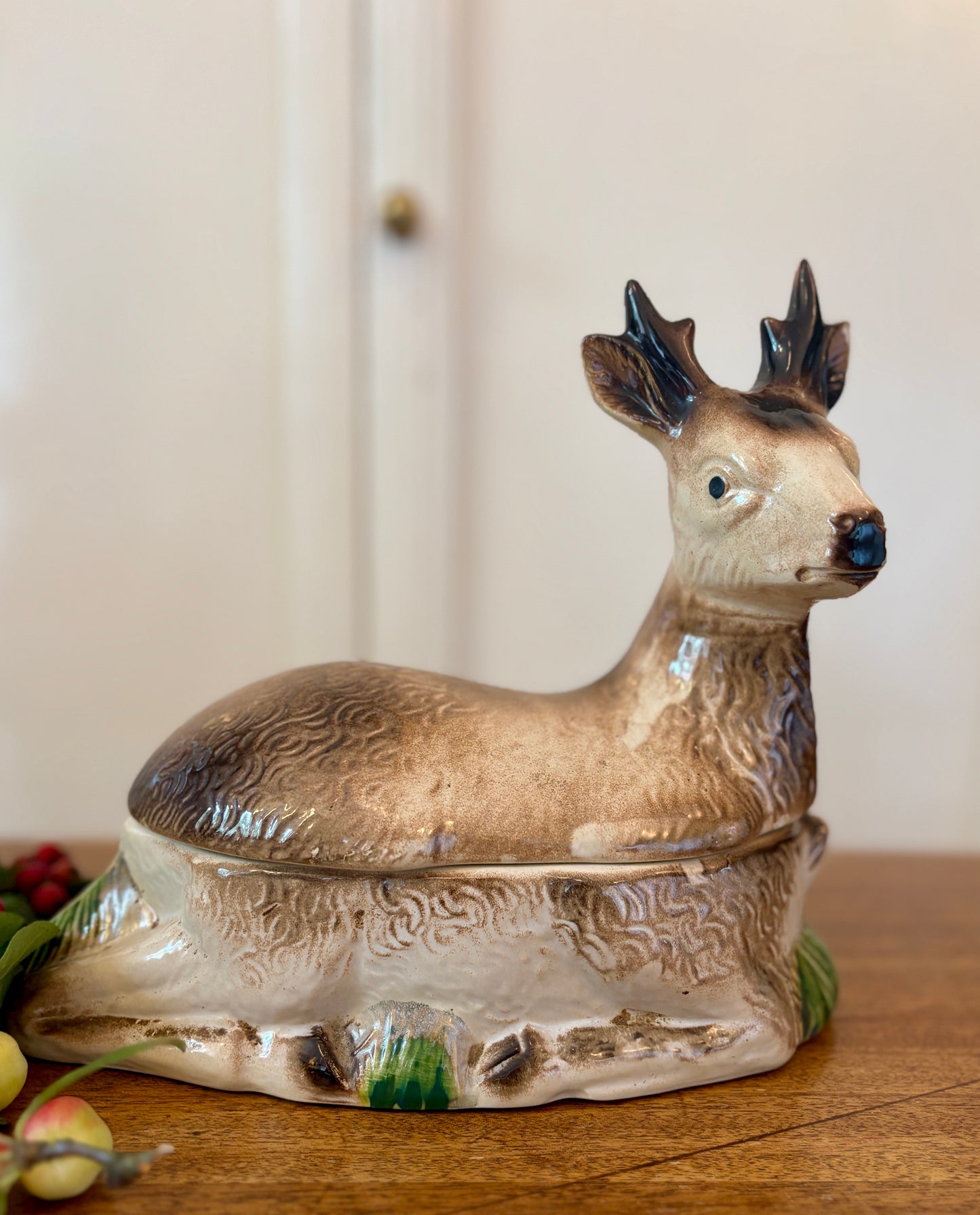 Ancienne terrine Caugant en céramique en forme de biche