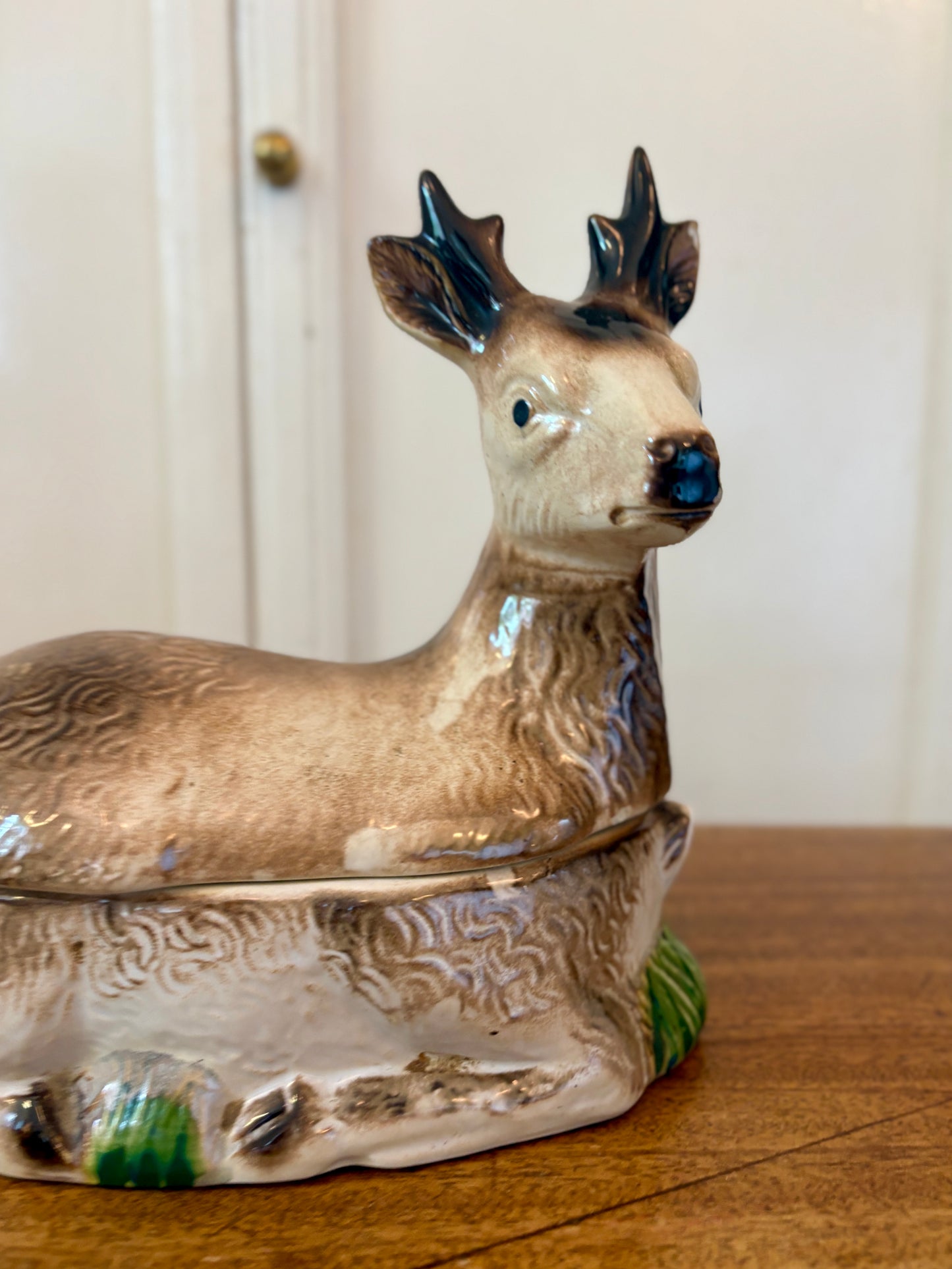 Ancienne terrine Caugant en céramique en forme de biche