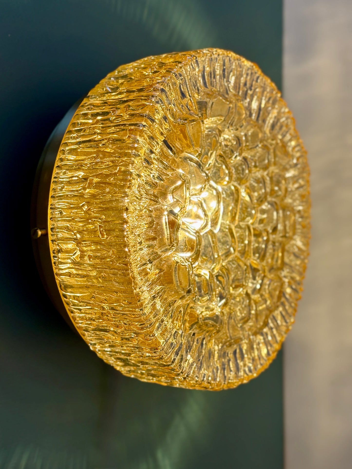 Applique/plafonnier globe vintage en verre ambré (AX7)