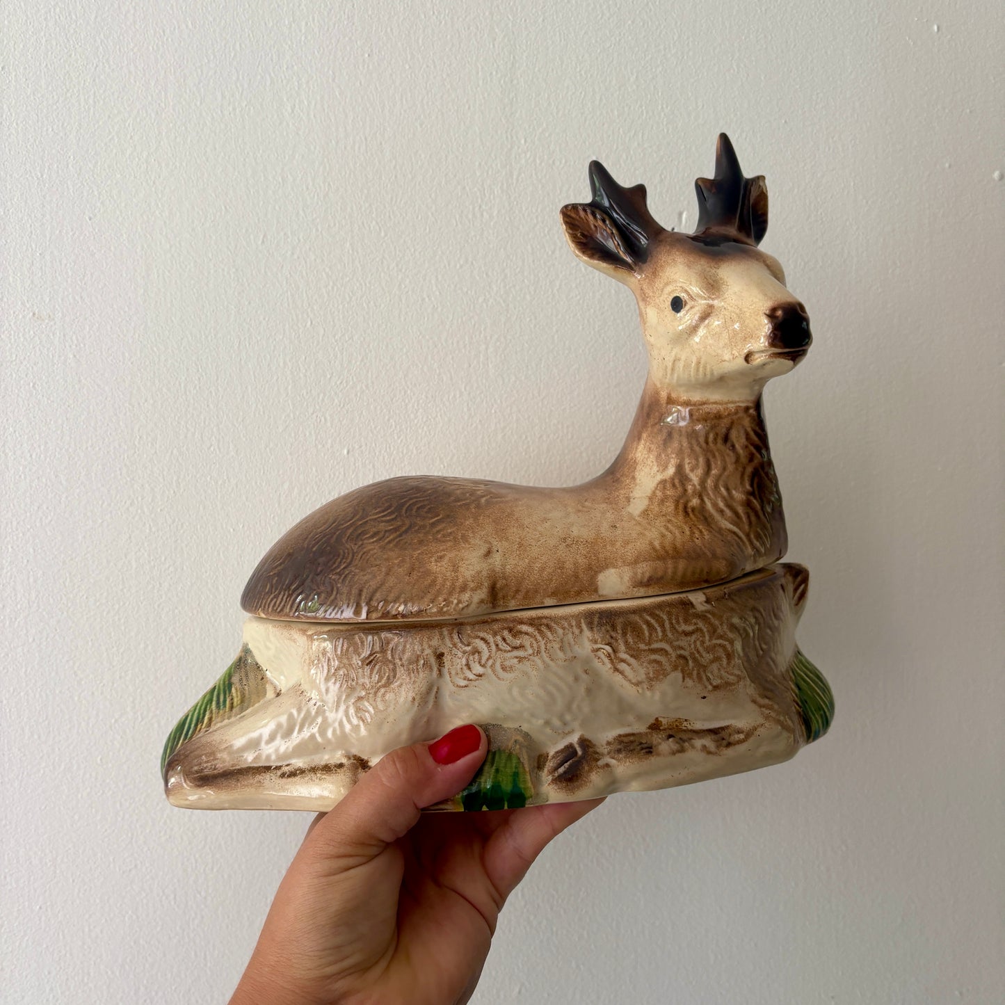 Ancienne terrine Caugant en céramique en forme de biche