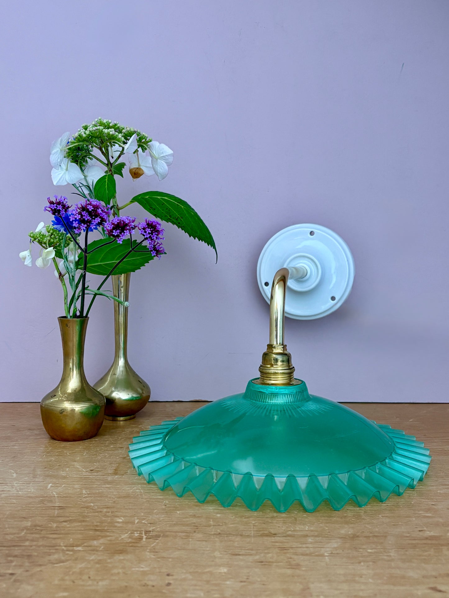 Applique coudée abat-jour vintage en plastique vert
