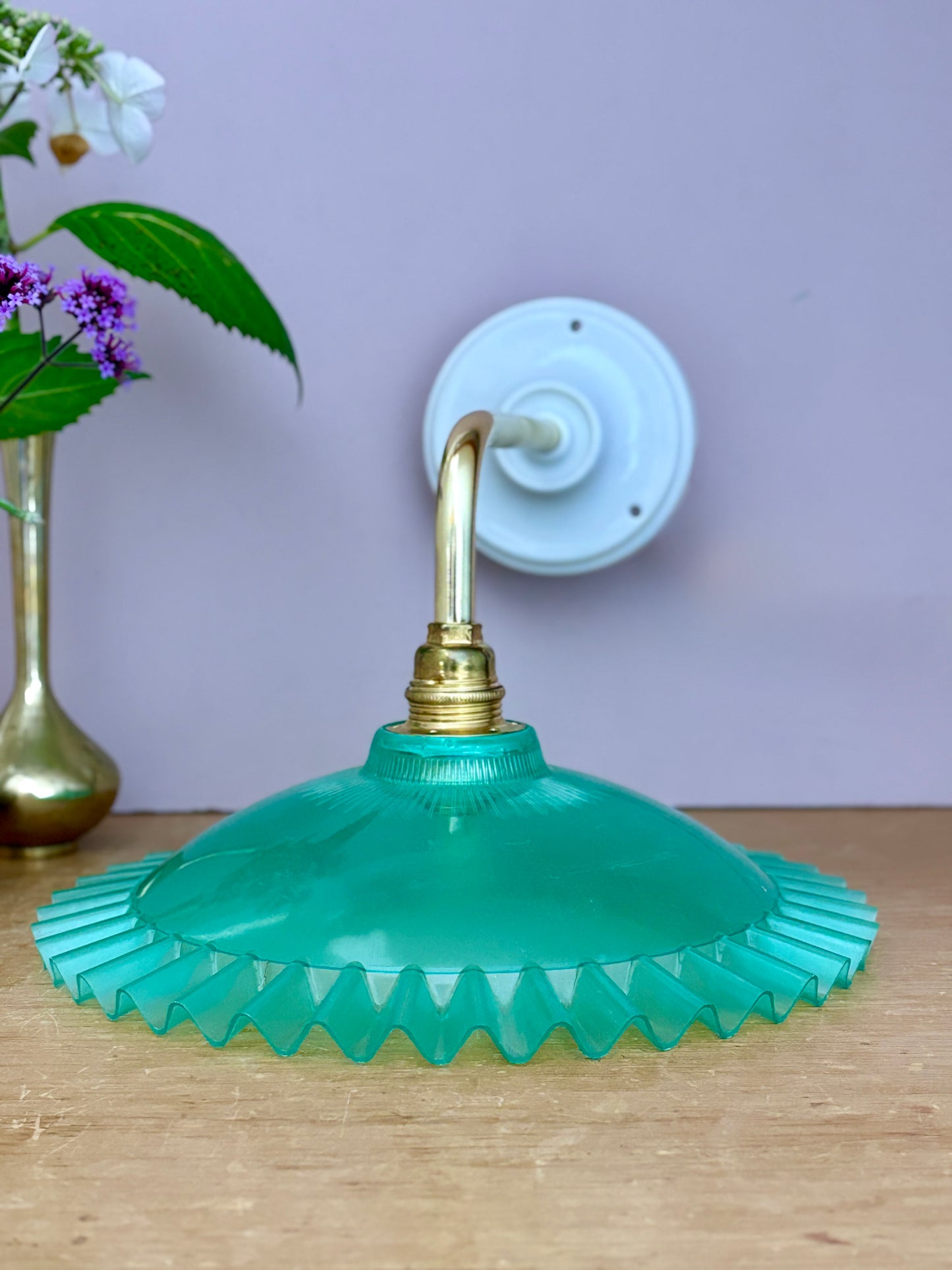 Applique coudée abat-jour vintage en plastique vert