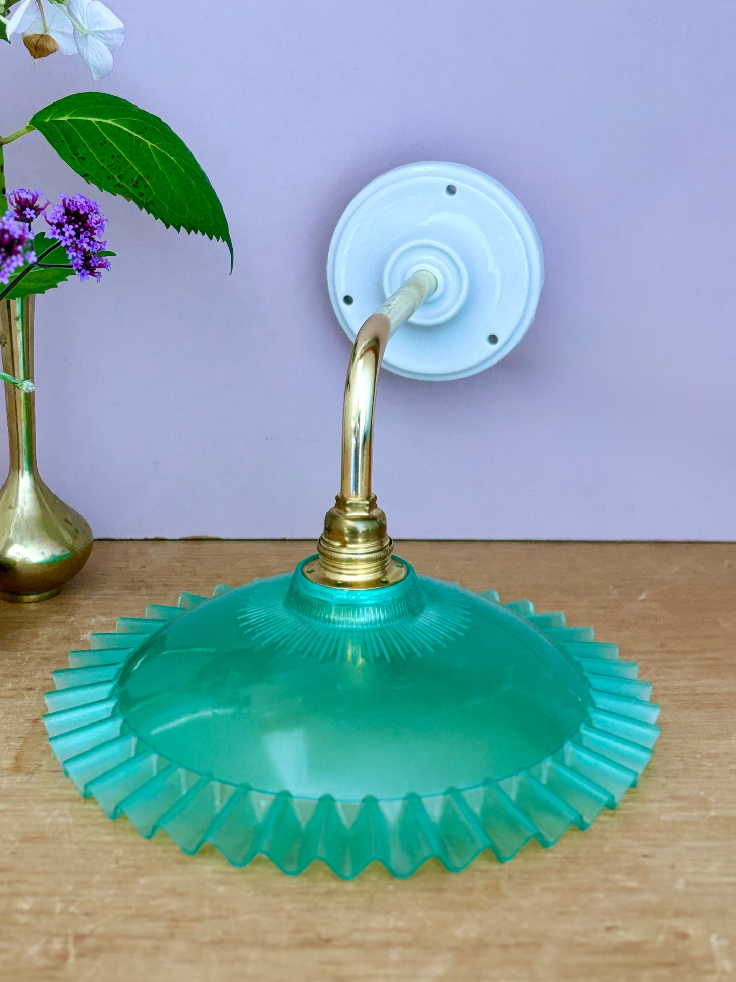 Applique coudée abat-jour vintage en plastique vert