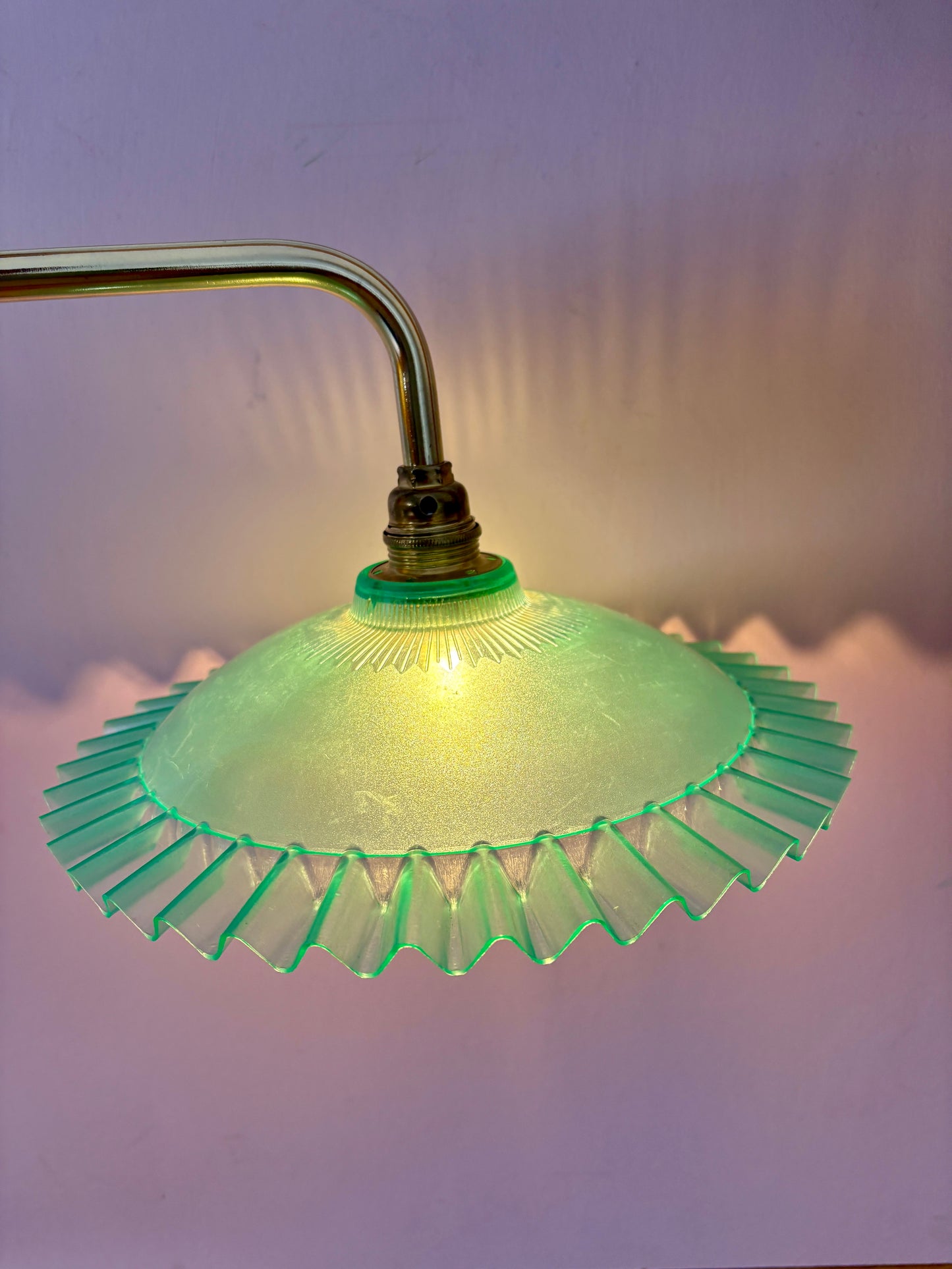Applique coudée abat-jour vintage en plastique vert