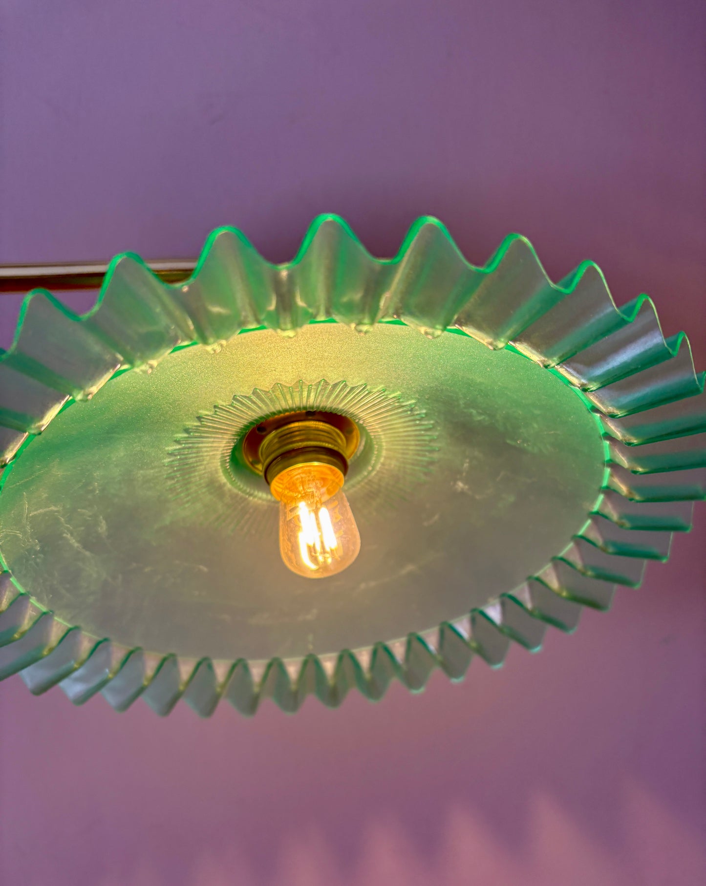 Applique coudée abat-jour vintage en plastique vert