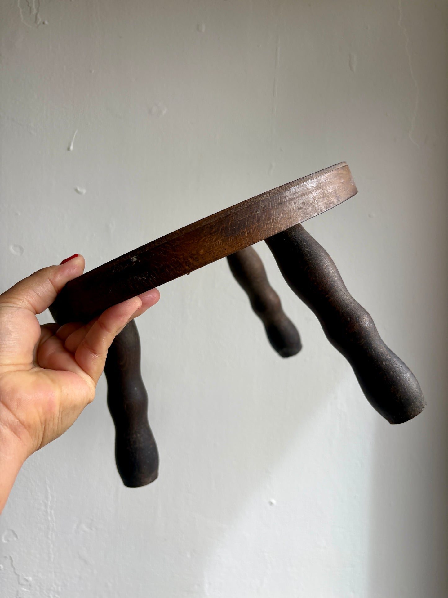 Tabouret tripode vintage en bois