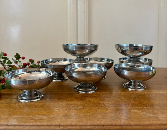 Lot de 8 coupes vintage en inox