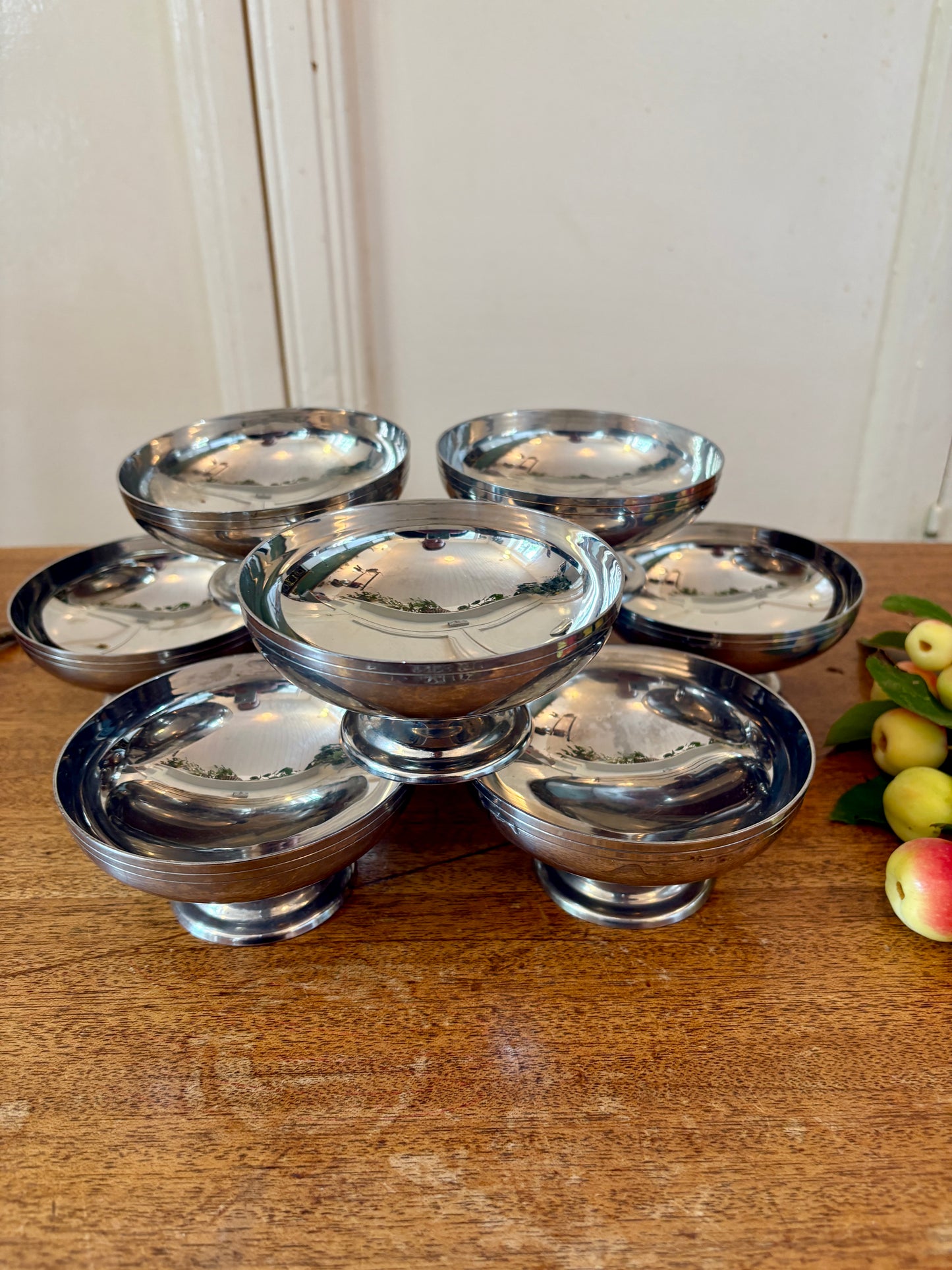 Lot de 8 coupes vintage en inox