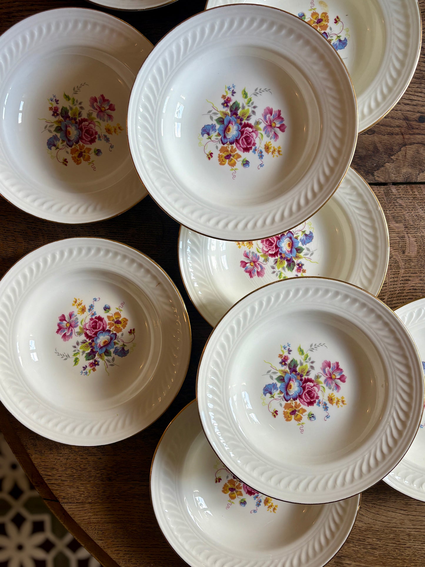 Lot de 11 assiettes creuses vintage - Modèle fleurette de Gien