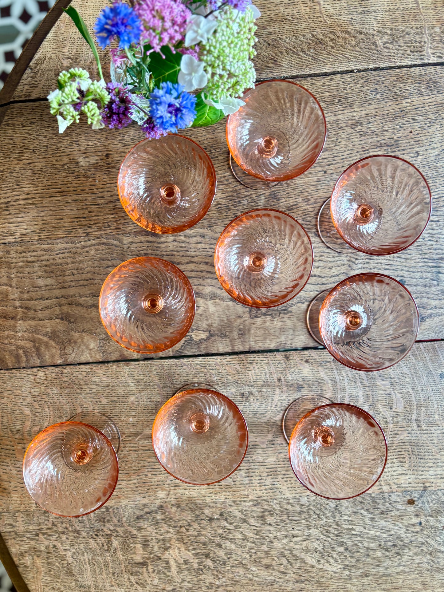 Lot de 9 coupes  à champagne vintage en rosaline