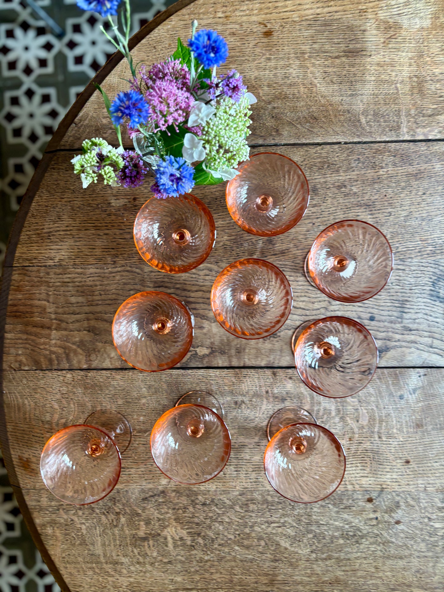 Lot de 9 coupes  à champagne vintage en rosaline