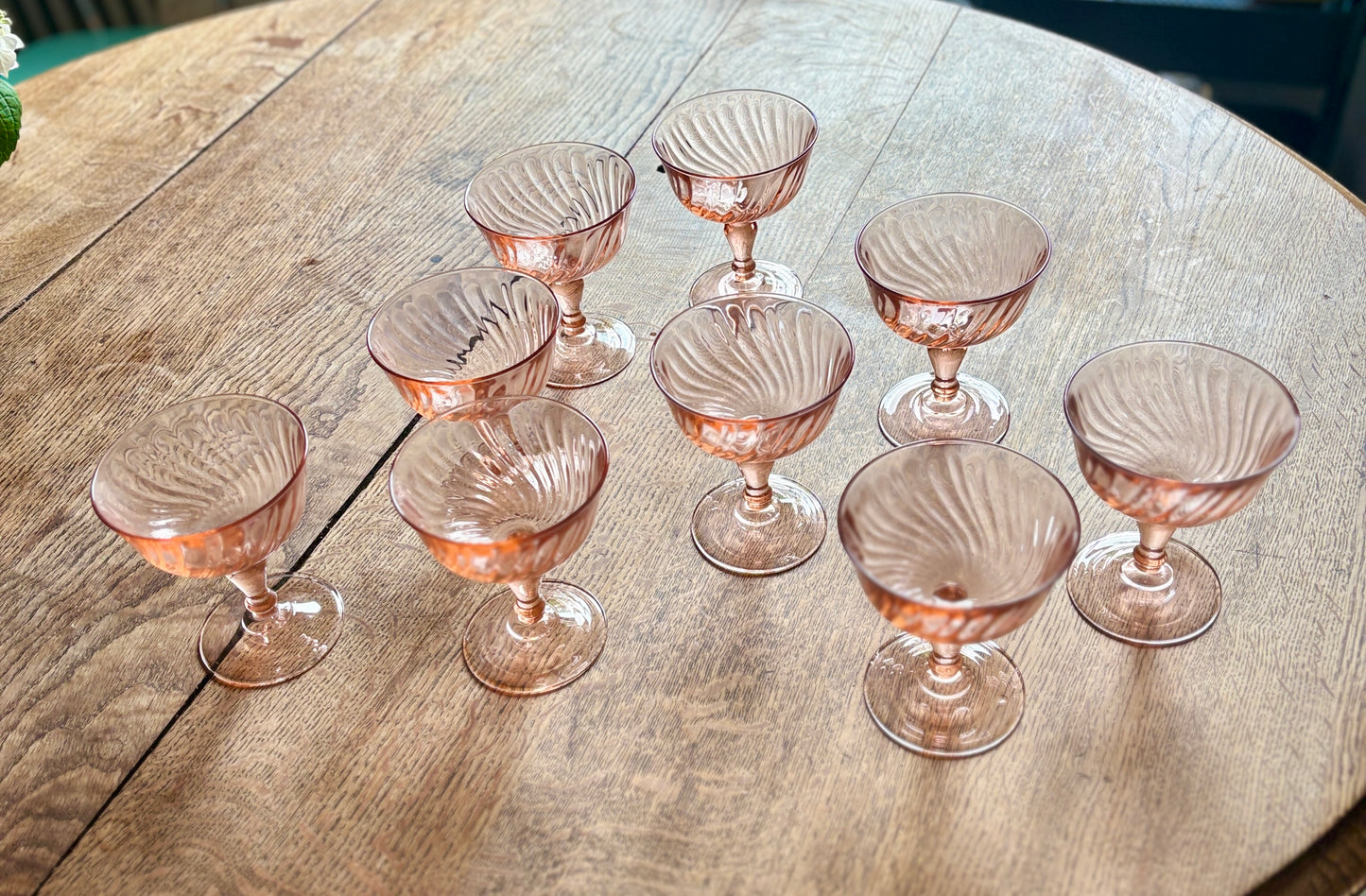 Lot de 9 coupes  à champagne vintage en rosaline