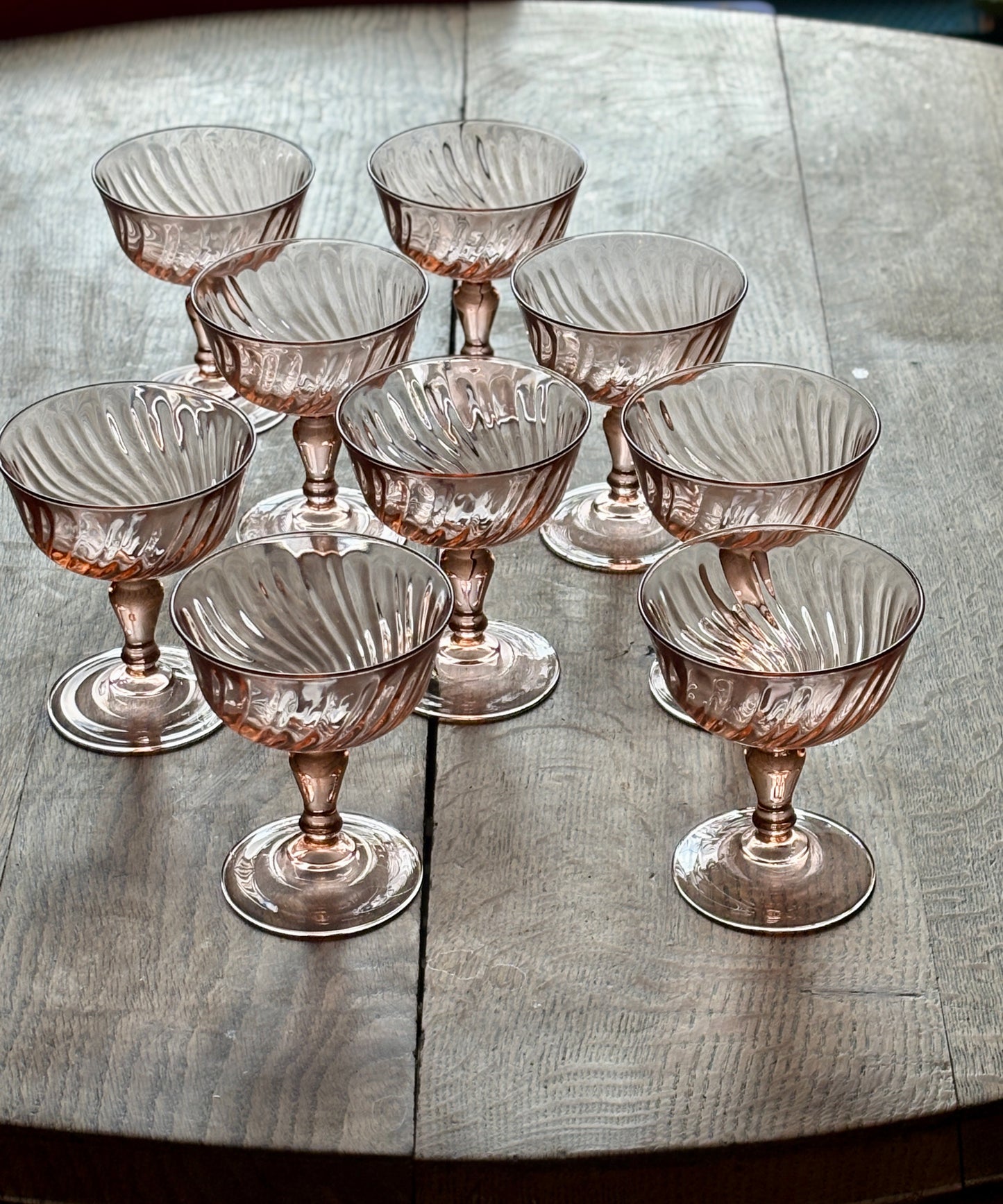 Lot de 9 coupes  à champagne vintage en rosaline