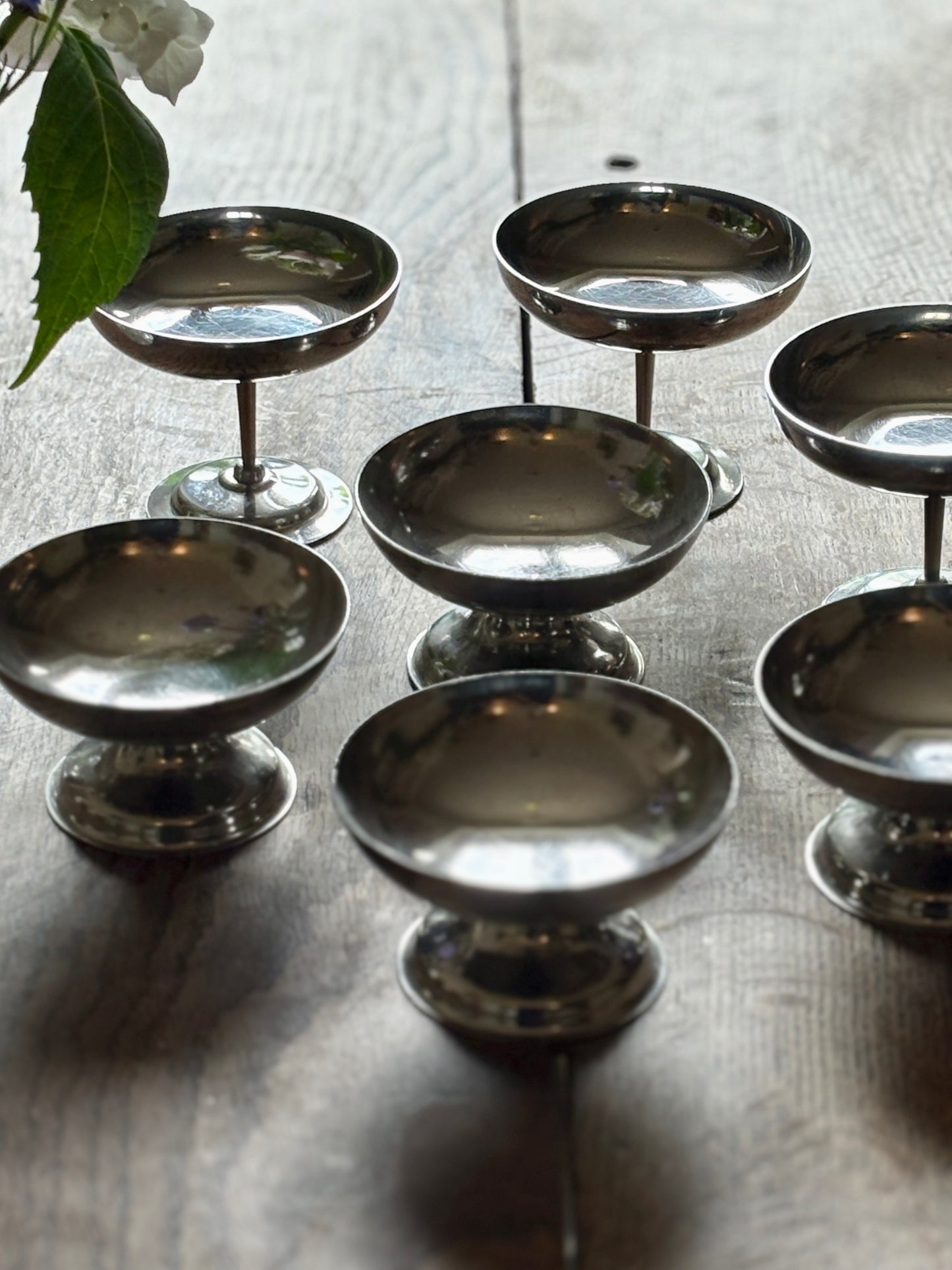 Lot de 9 coupes à dessert vintage en inox argenté
