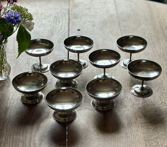 Lot de 9 coupes à dessert vintage en inox argenté