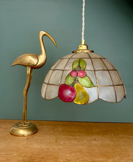 Suspension abat-jour vintage en nacre et laiton décors de fruits