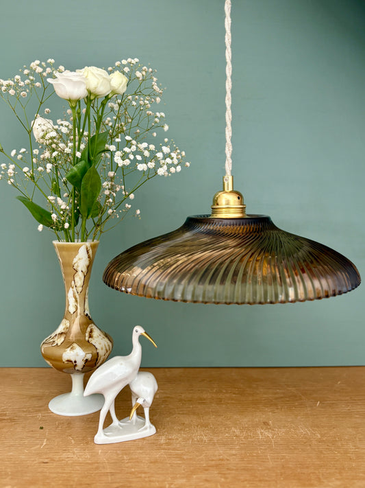 Suspension abat-jour vintage en verre moulé ambré - collection vaisselle -